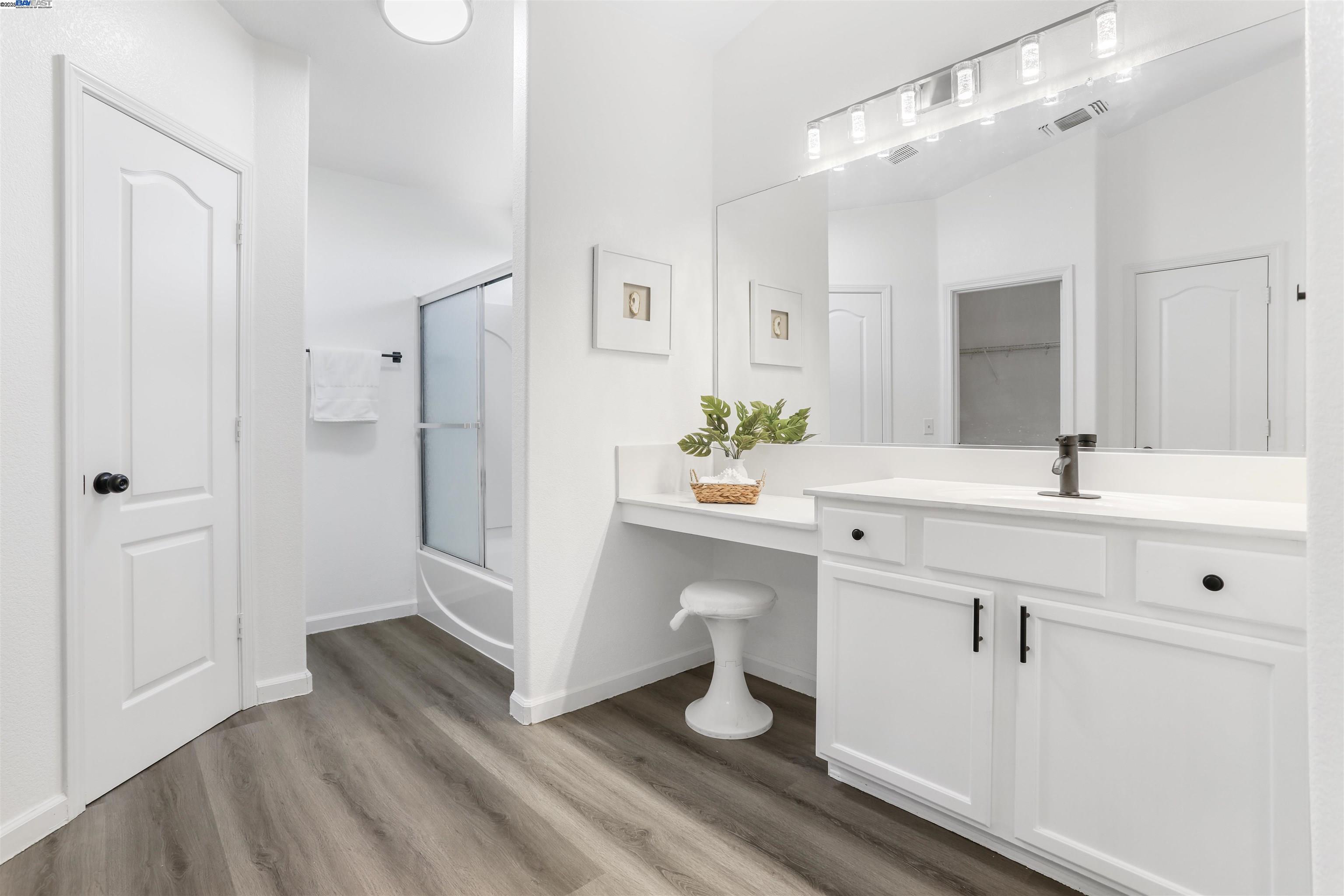 Detail Gallery Image 33 of 41 For 4518 Sydney Ln, Stockton,  CA 95206-6287 - 4 Beds | 2/1 Baths