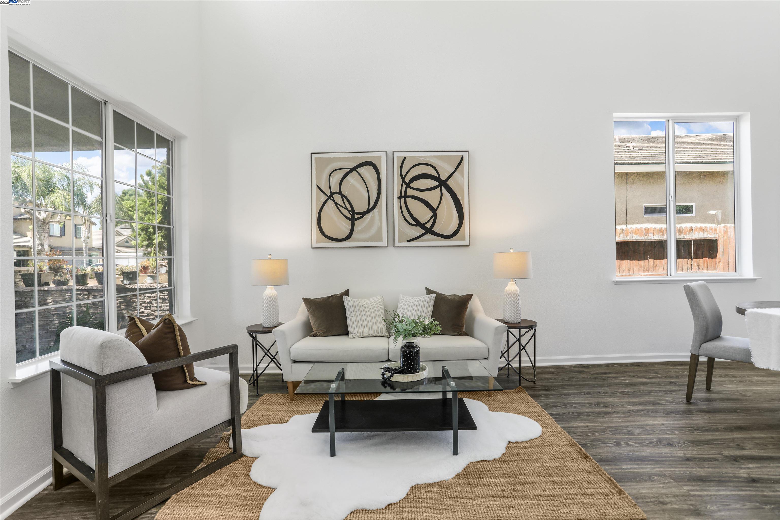 Detail Gallery Image 6 of 41 For 4518 Sydney Ln, Stockton,  CA 95206-6287 - 4 Beds | 2/1 Baths