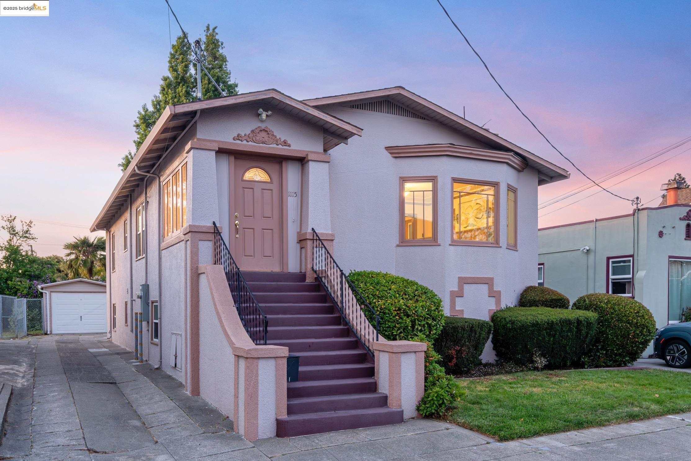 Detail Gallery Image 1 of 1 For 1115 Blake St, Berkeley,  CA 94702 - 2 Beds | 2 Baths