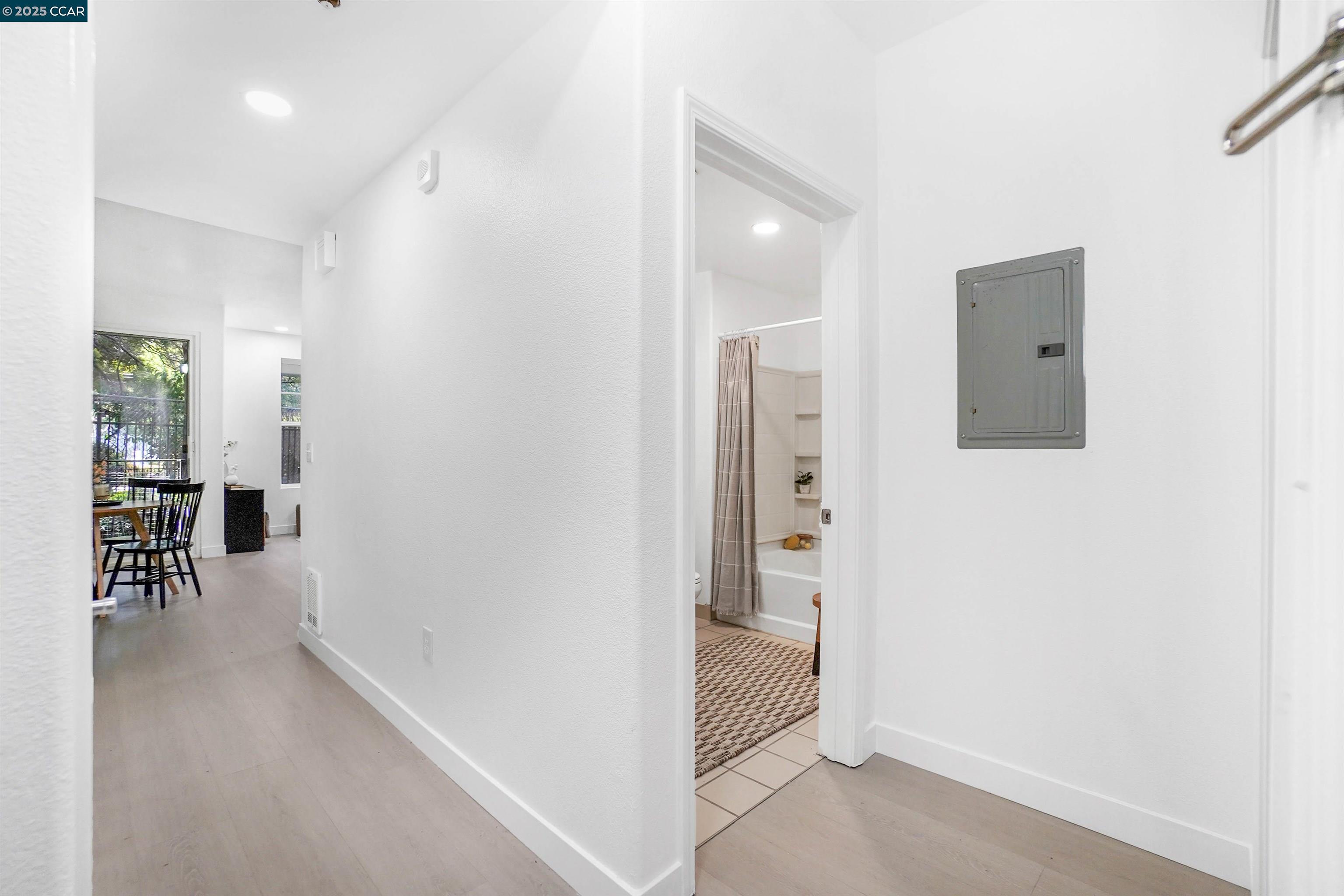 Photo #8: 41099225 Listing: Photo #8