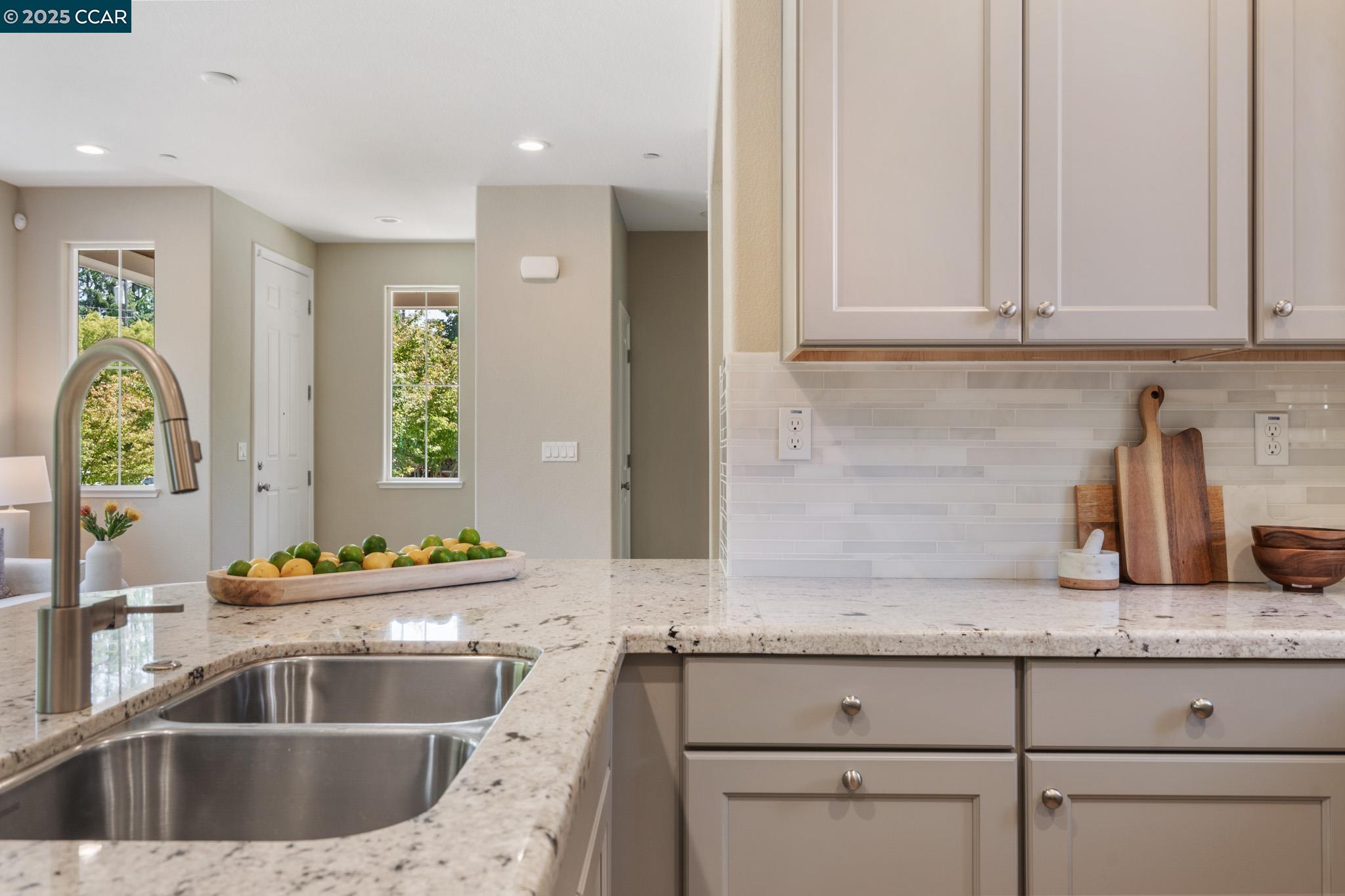 Photo #15: 41099228 Listing: Photo #15