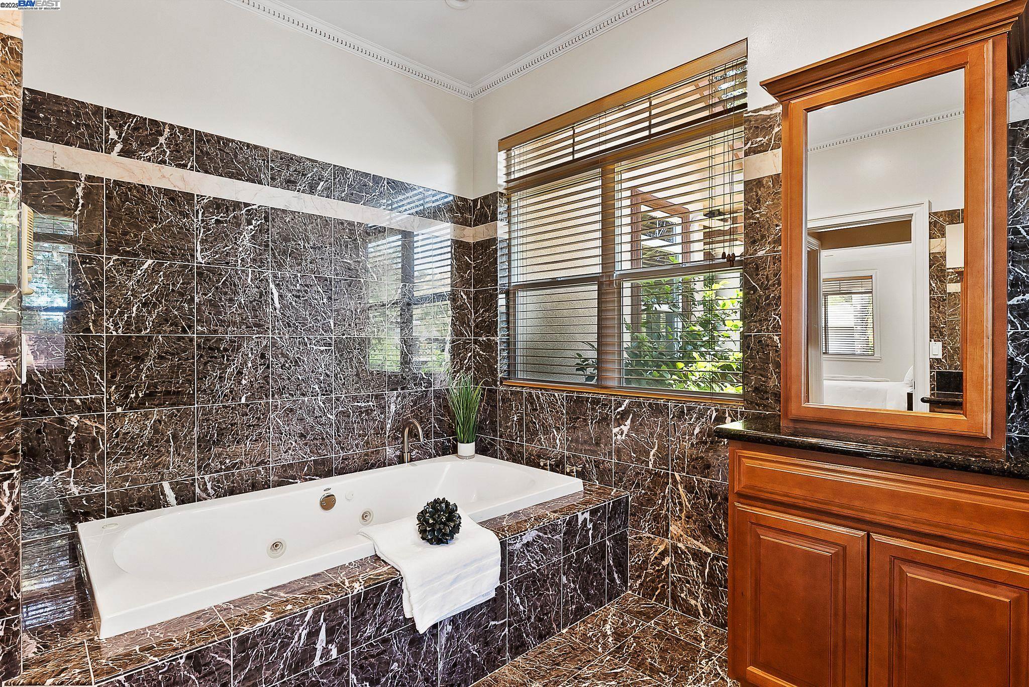 Detail Gallery Image 38 of 44 For 1673 Richardson Court, Concord,  CA 94519 - 4 Beds | 4 Baths
