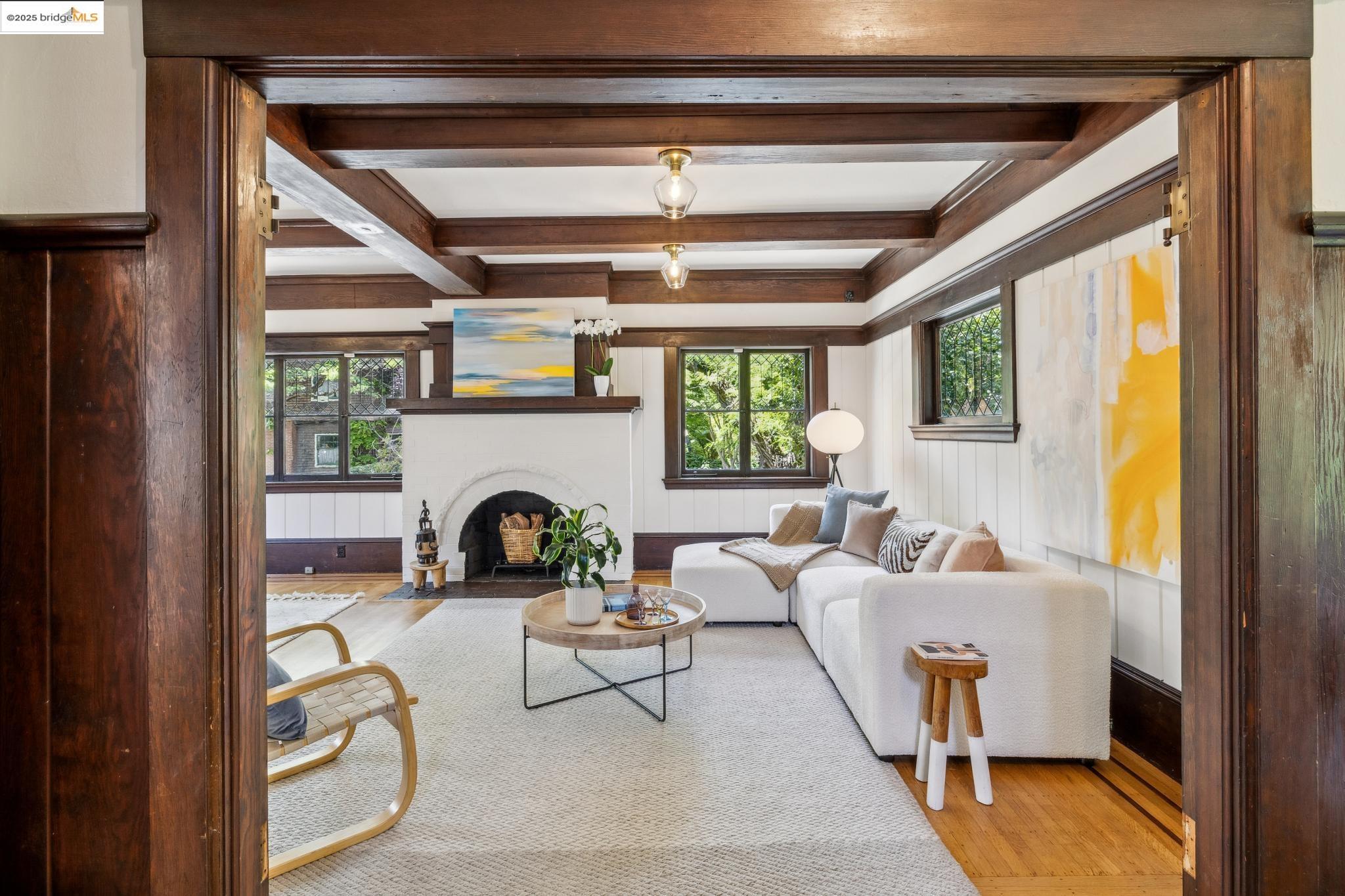 Detail Gallery Image 11 of 56 For 2945 Magnolia St, Berkeley,  CA 94705 - 4 Beds | 2 Baths