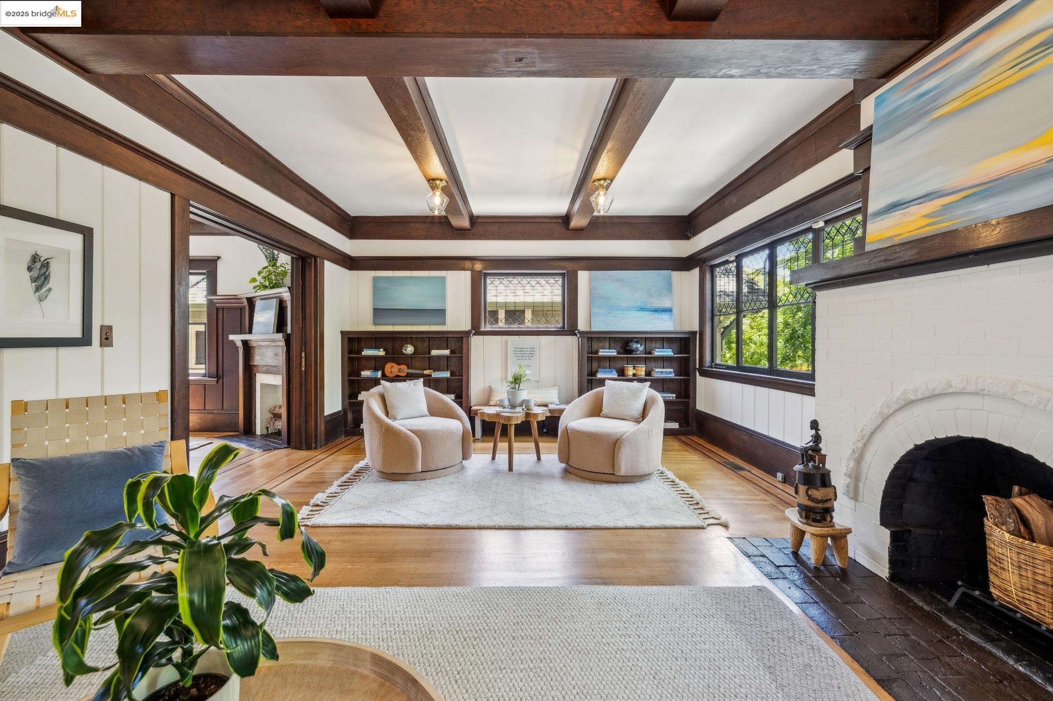 Detail Gallery Image 12 of 56 For 2945 Magnolia St, Berkeley,  CA 94705 - 4 Beds | 2 Baths