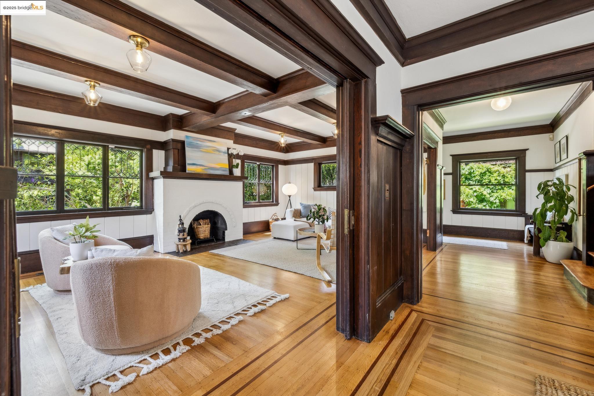 Detail Gallery Image 16 of 56 For 2945 Magnolia St, Berkeley,  CA 94705 - 4 Beds | 2 Baths