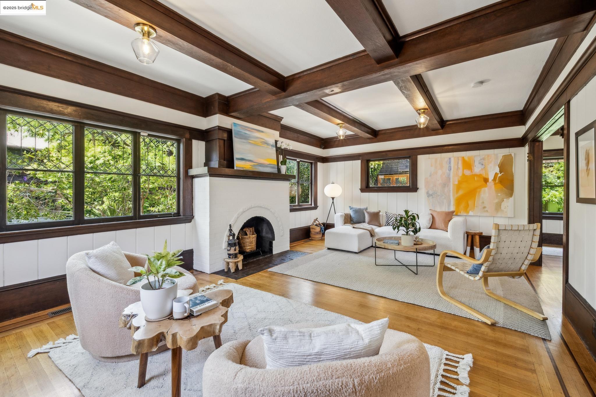 Detail Gallery Image 17 of 56 For 2945 Magnolia St, Berkeley,  CA 94705 - 4 Beds | 2 Baths