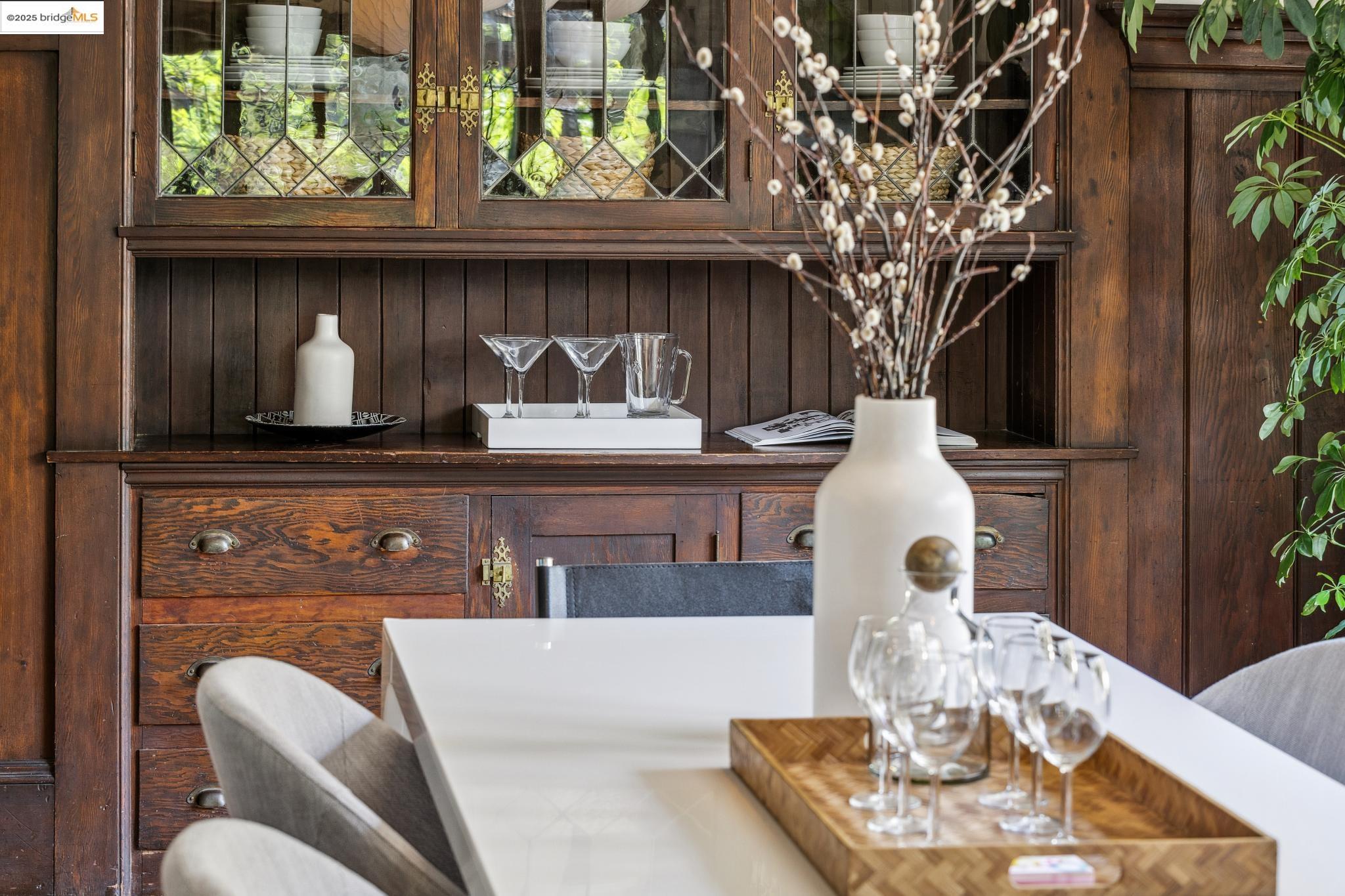 Detail Gallery Image 23 of 56 For 2945 Magnolia St, Berkeley,  CA 94705 - 4 Beds | 2 Baths