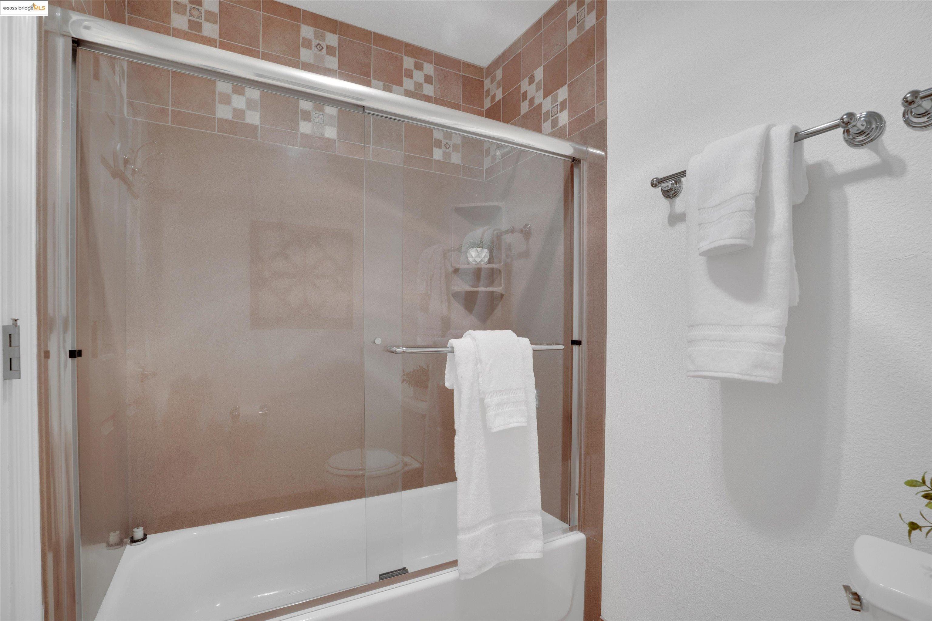 Photo #17: 41099251 Listing: Photo #17