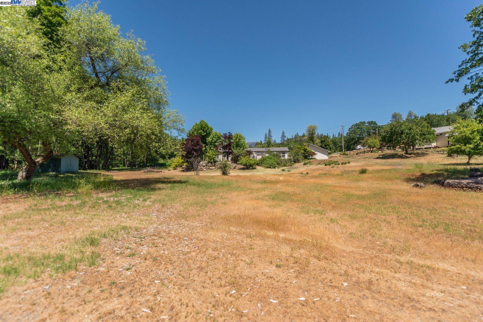 Detail Gallery Image 2 of 49 For 31 Rocky Road, Weaverville,  CA 96093 - 3 Beds | 2 Baths