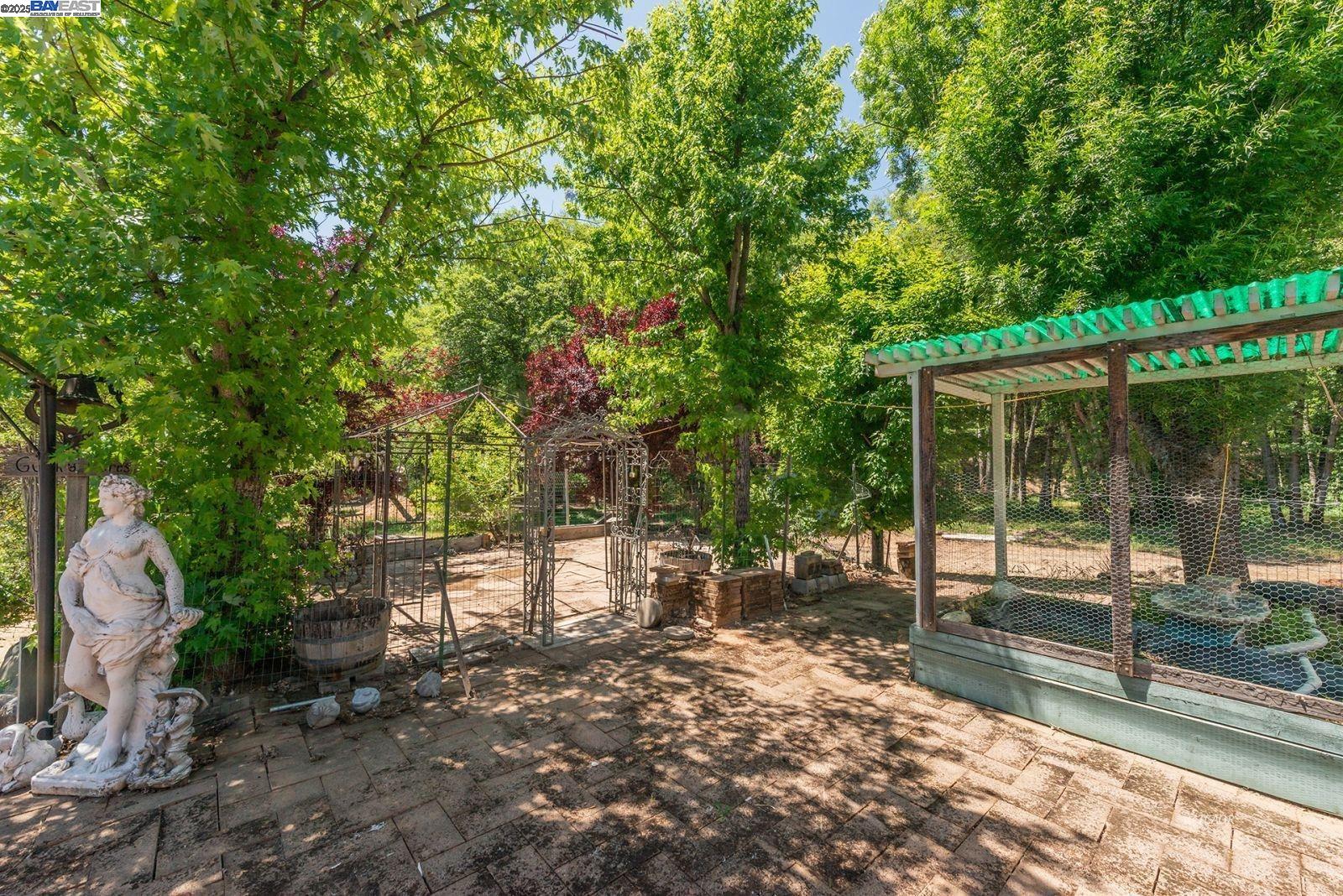 Detail Gallery Image 7 of 49 For 31 Rocky Road, Weaverville,  CA 96093 - 3 Beds | 2 Baths