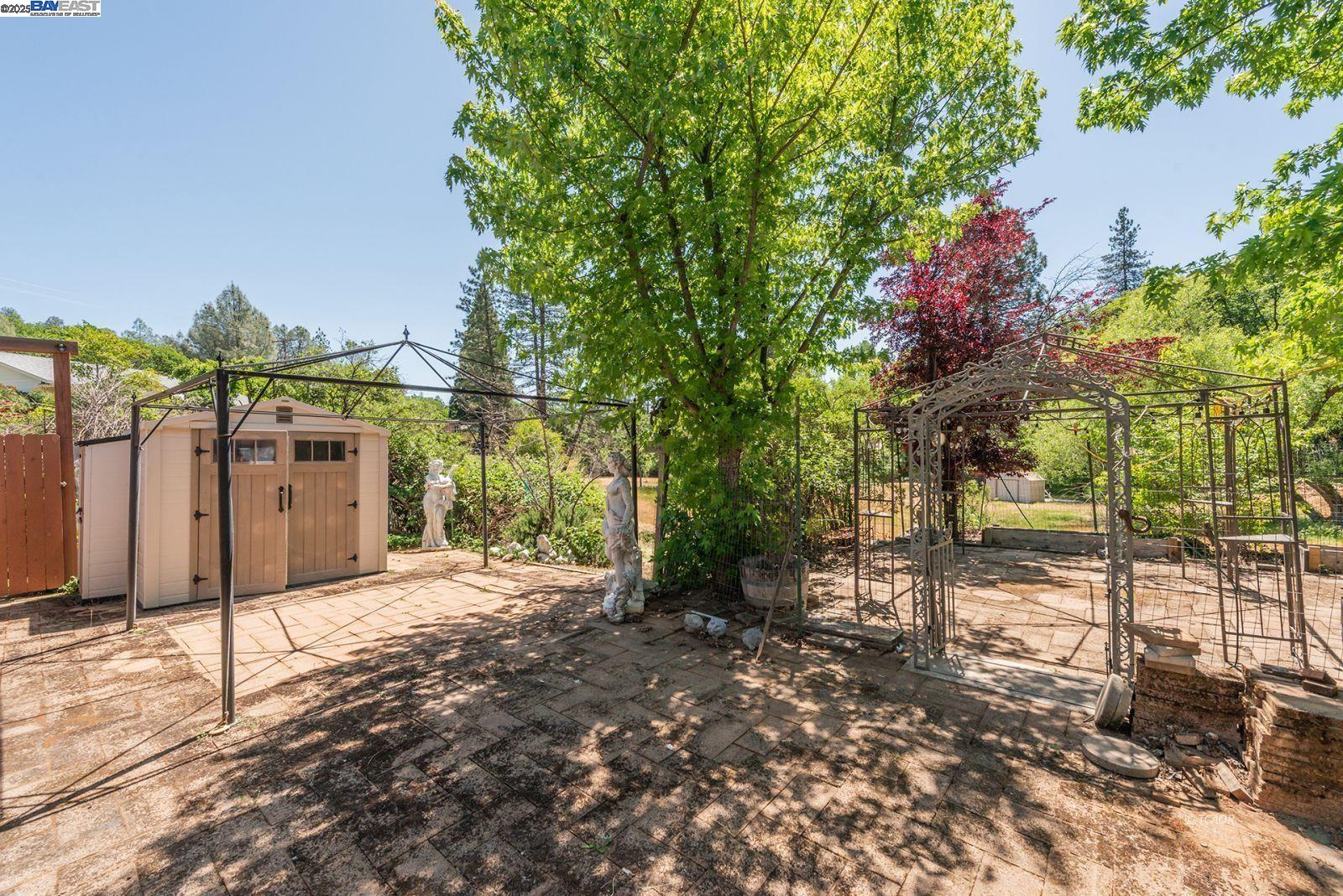 Detail Gallery Image 8 of 49 For 31 Rocky Road, Weaverville,  CA 96093 - 3 Beds | 2 Baths