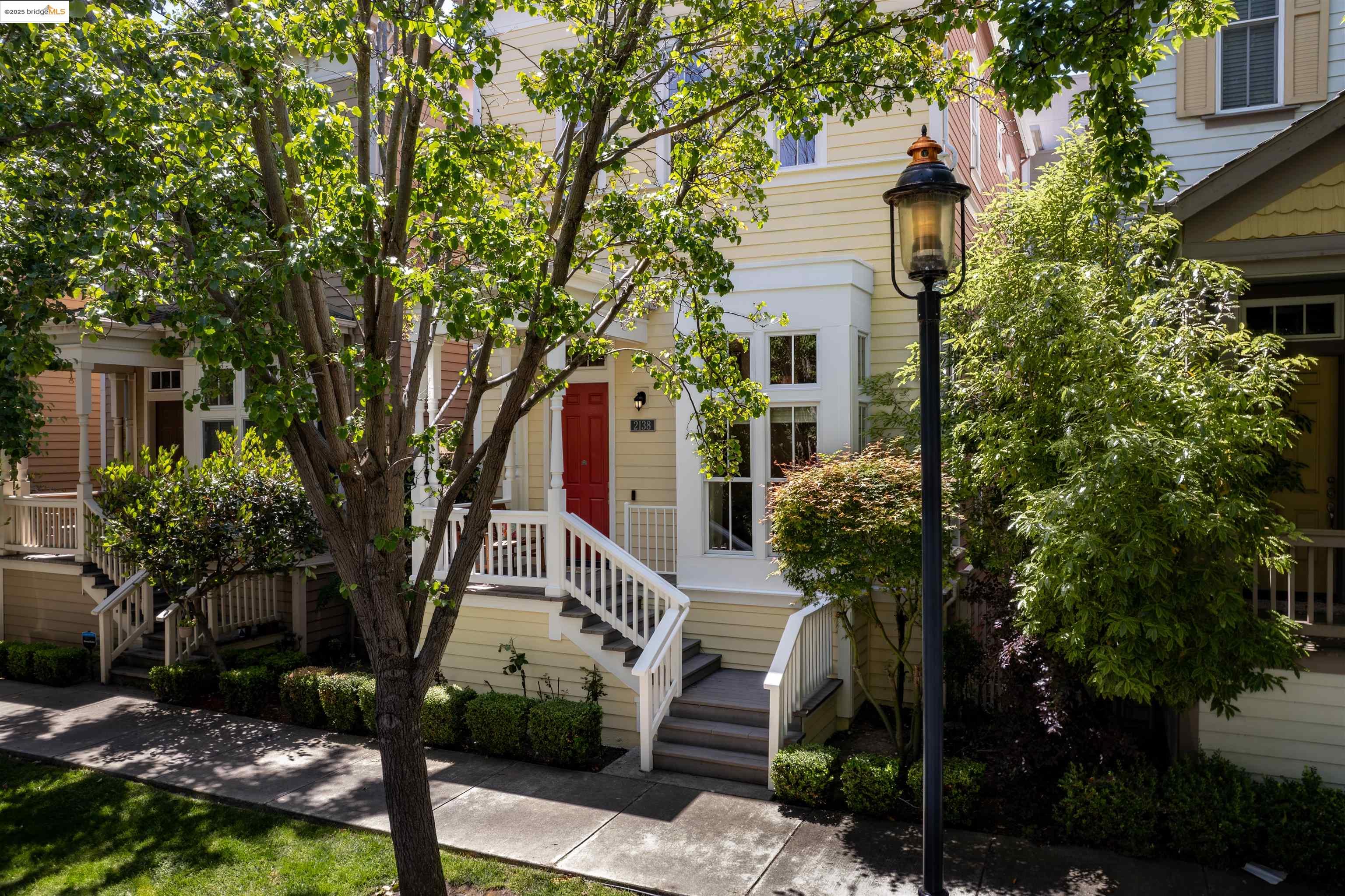 Detail Gallery Image 1 of 1 For 2138 Lewis St, Hercules,  CA 94547 - 3 Beds | 2/1 Baths