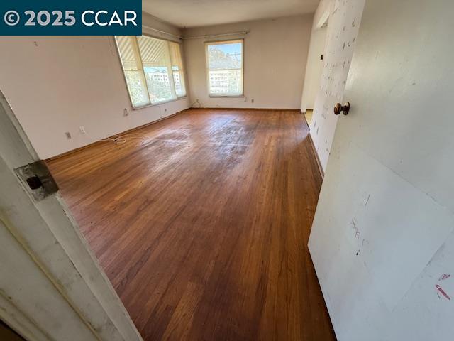 Detail Gallery Image 3 of 18 For 861 3rd Ave, Pinole,  CA 94564 - 4 Beds | 1/1 Baths