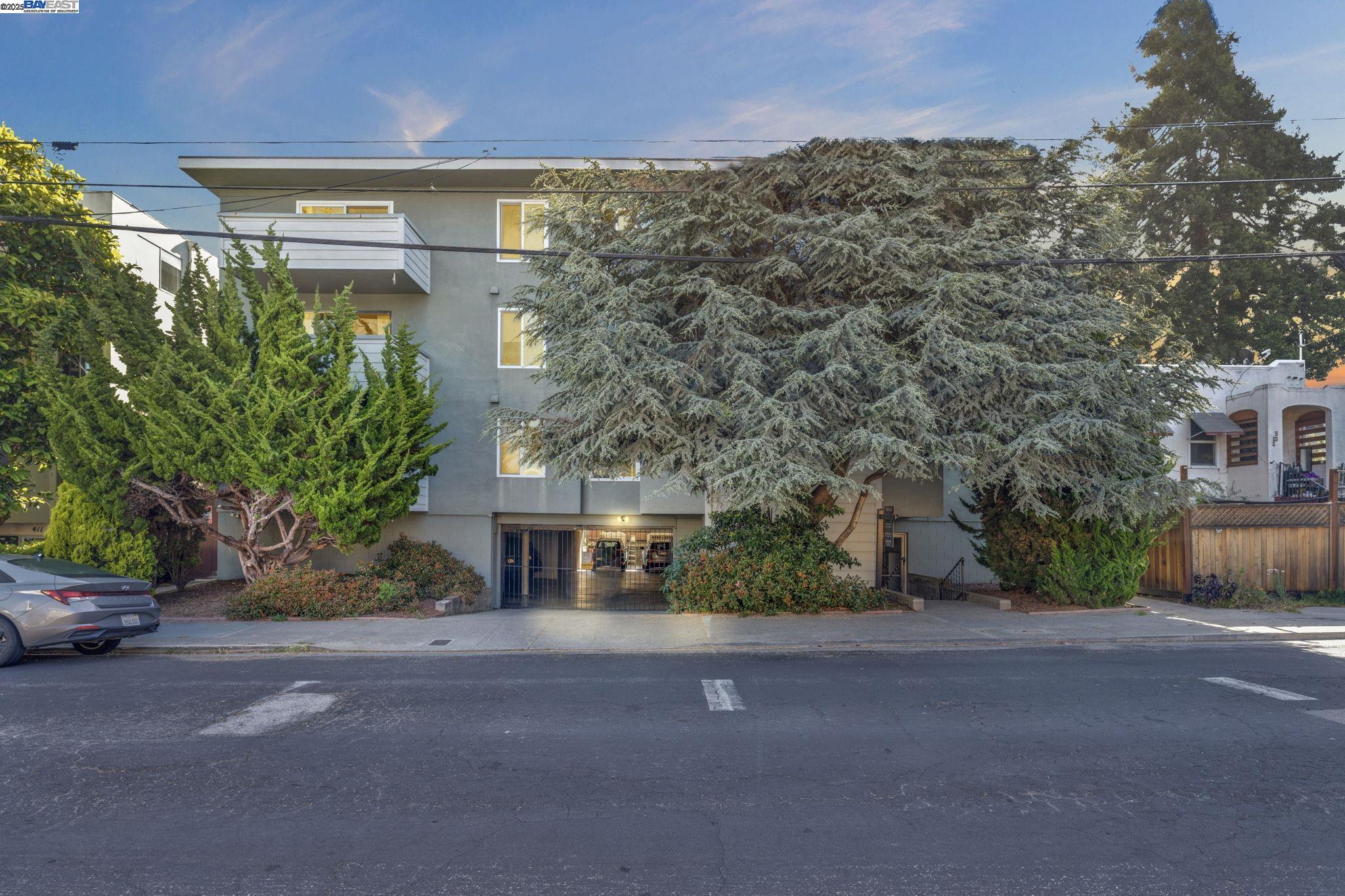 Detail Gallery Image 2 of 35 For 415 Cornell Ave #304,  Albany,  CA 94706 - 2 Beds | 2 Baths