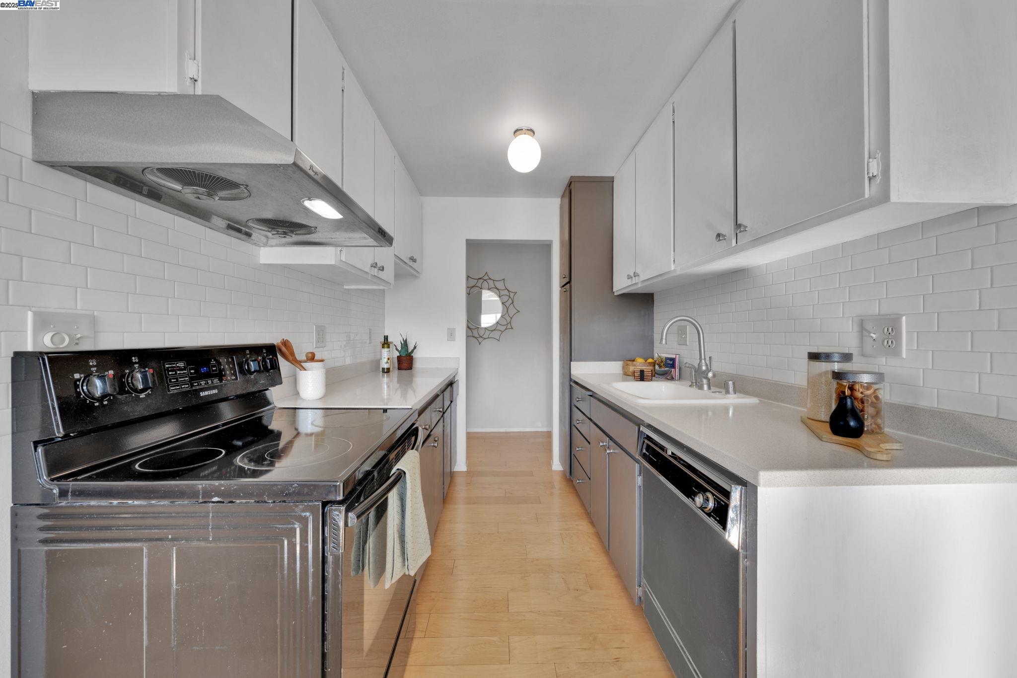 Photo #15: 41099272 Listing: Photo #15