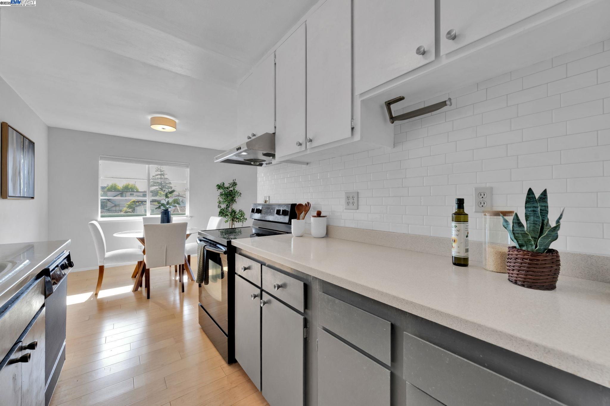 Photo #16: 41099272 Listing: Photo #16