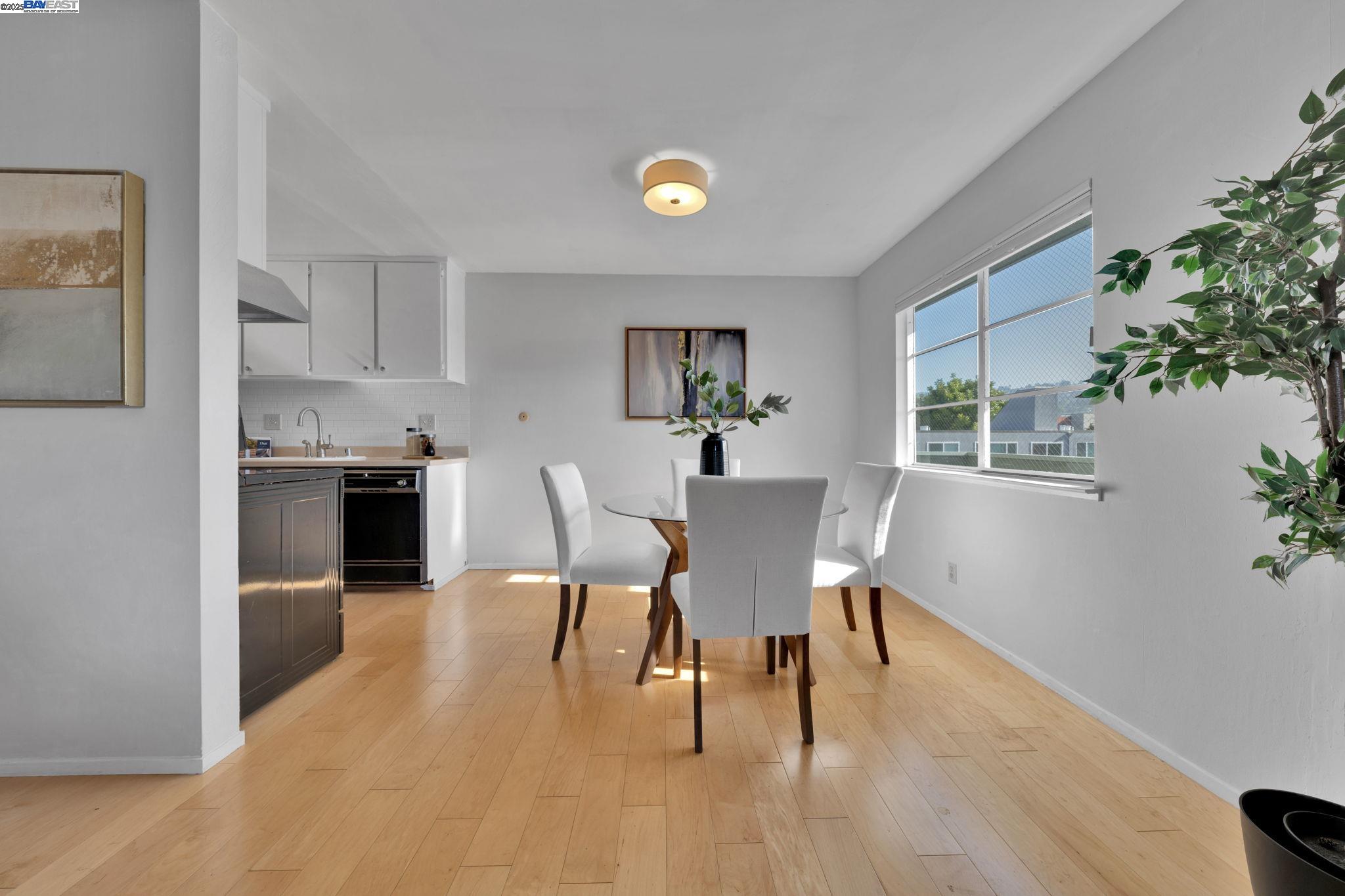 Detail Gallery Image 18 of 35 For 415 Cornell Ave #304,  Albany,  CA 94706 - 2 Beds | 2 Baths