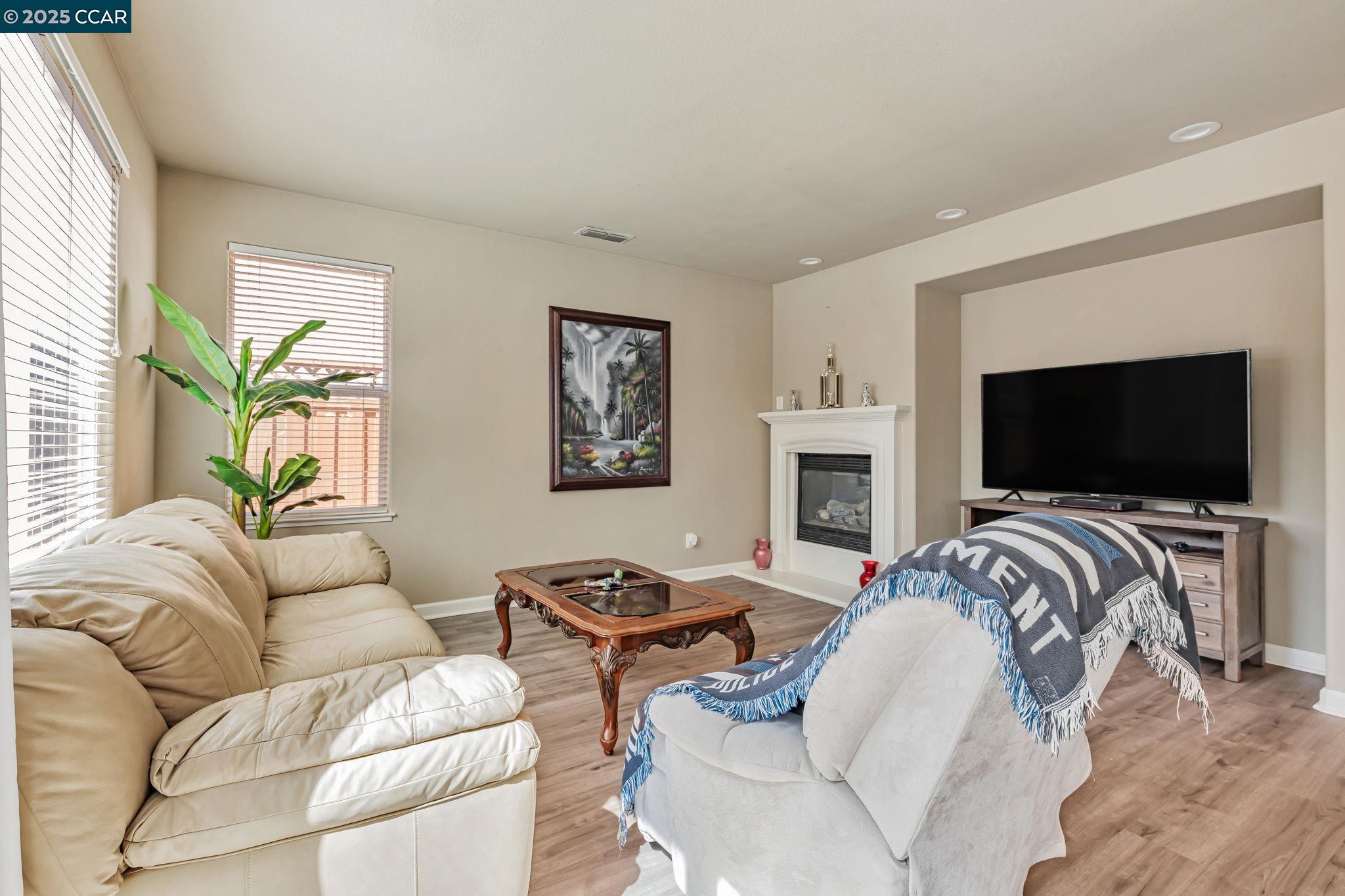 Detail Gallery Image 12 of 32 For 4867 Big Bear Rd, Oakley,  CA 94561 - 6 Beds | 3 Baths