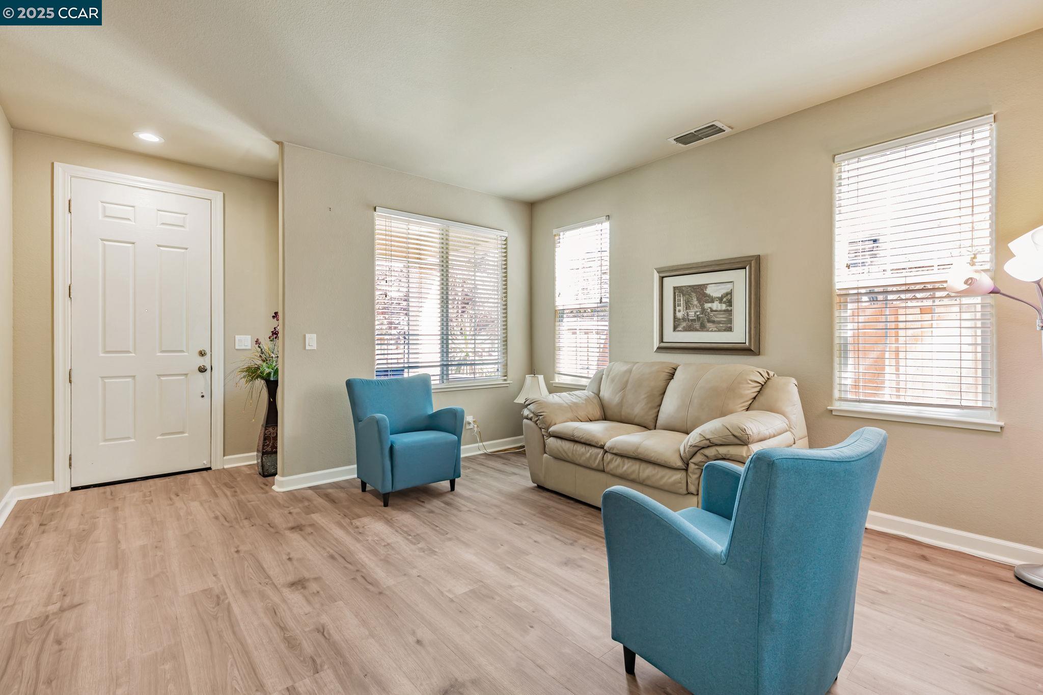 Detail Gallery Image 3 of 32 For 4867 Big Bear Rd, Oakley,  CA 94561 - 6 Beds | 3 Baths