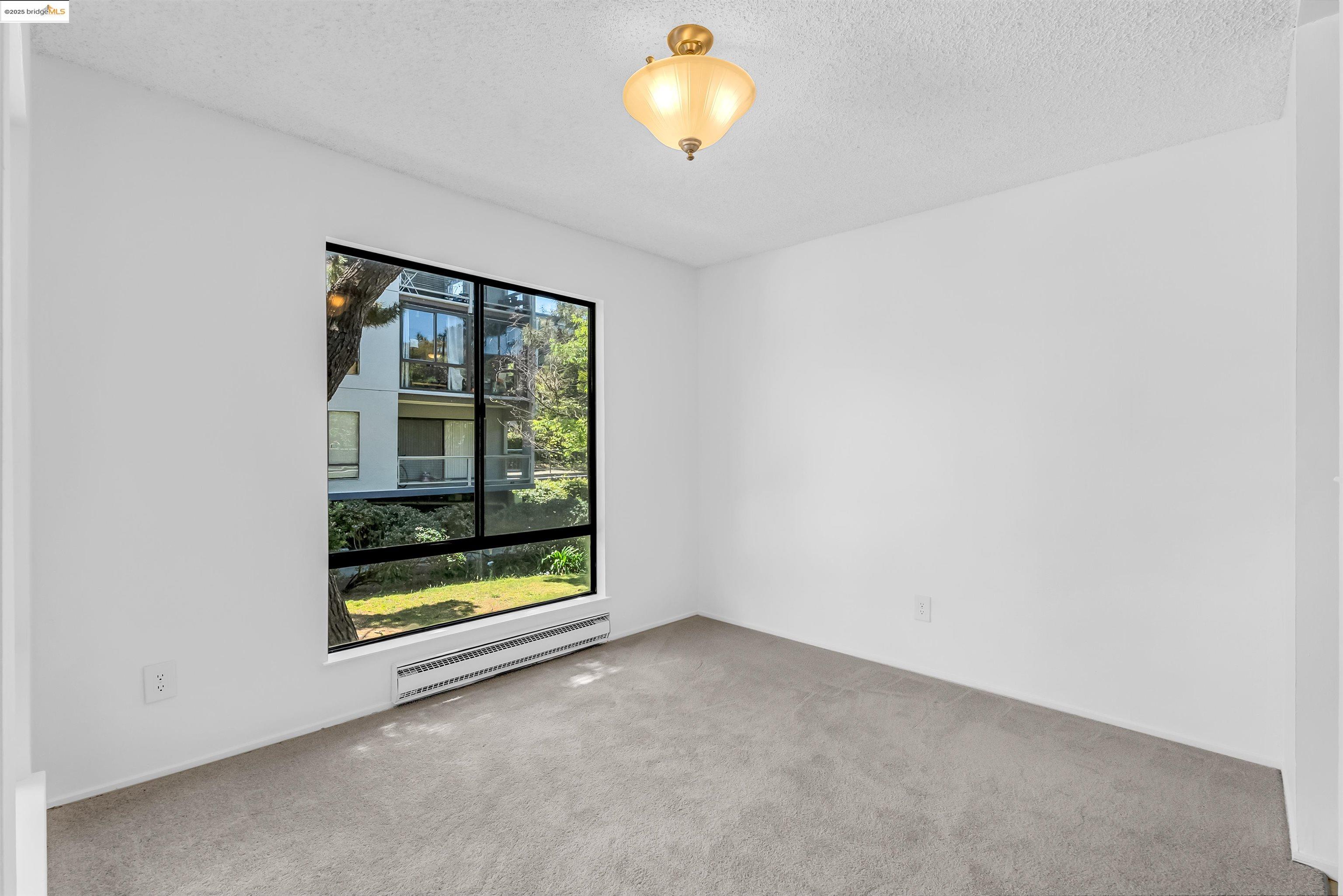 Photo #4: 41099276 Listing: Photo #4