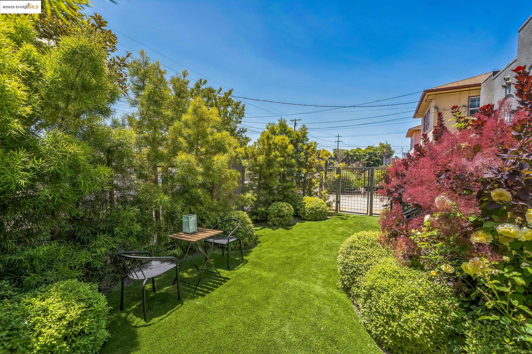 Detail Gallery Image 17 of 22 For 1515 Derby St, Berkeley,  CA 94703 - 2 Beds | 1 Baths