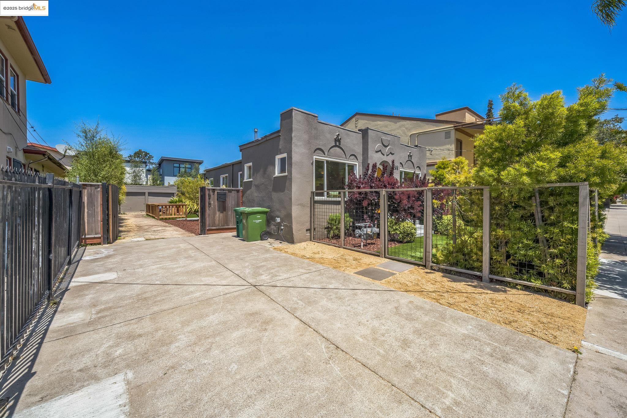 Detail Gallery Image 18 of 22 For 1515 Derby St, Berkeley,  CA 94703 - 2 Beds | 1 Baths