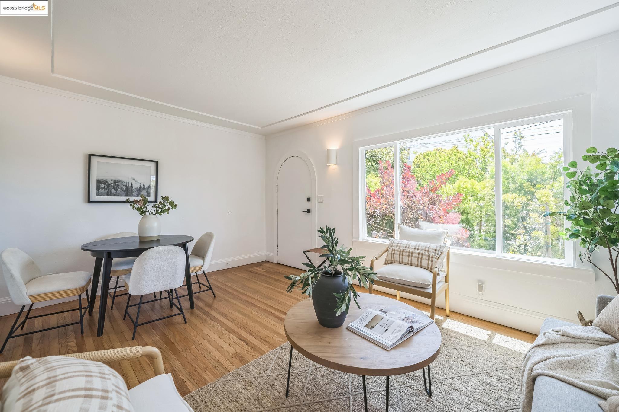 Detail Gallery Image 7 of 22 For 1515 Derby St, Berkeley,  CA 94703 - 2 Beds | 1 Baths
