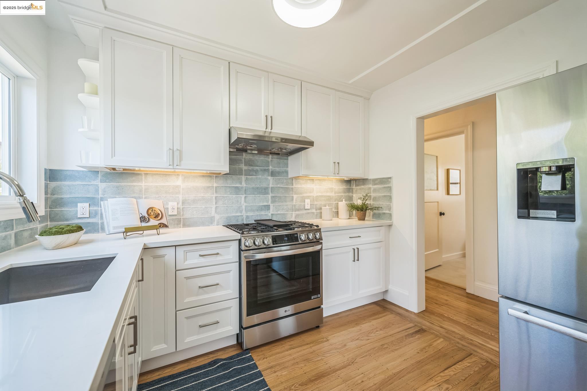 Detail Gallery Image 9 of 22 For 1515 Derby St, Berkeley,  CA 94703 - 2 Beds | 1 Baths