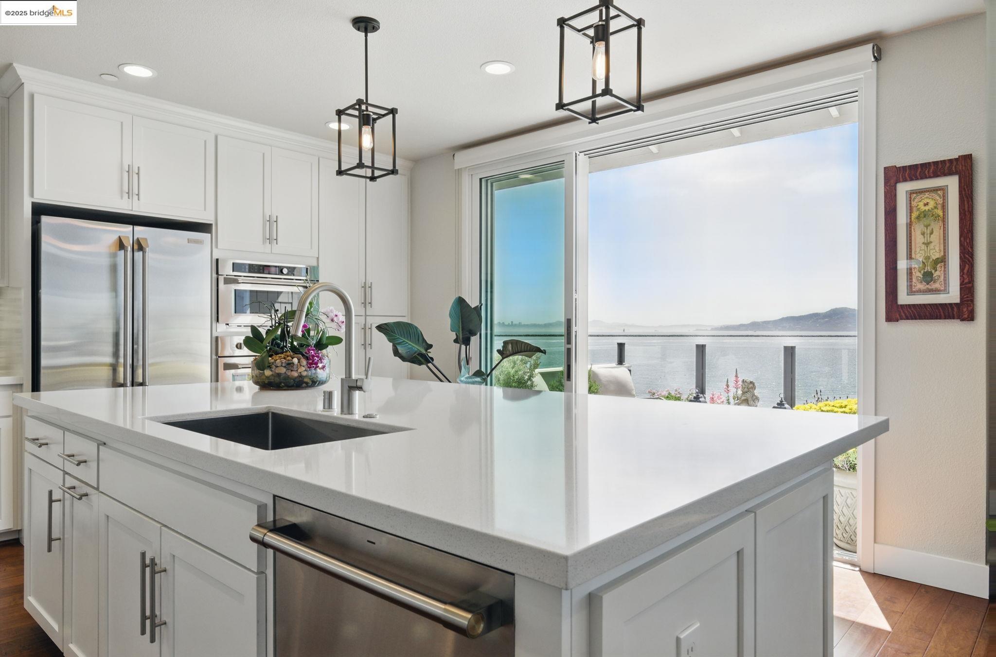 Photo #2: 41099278 Listing 