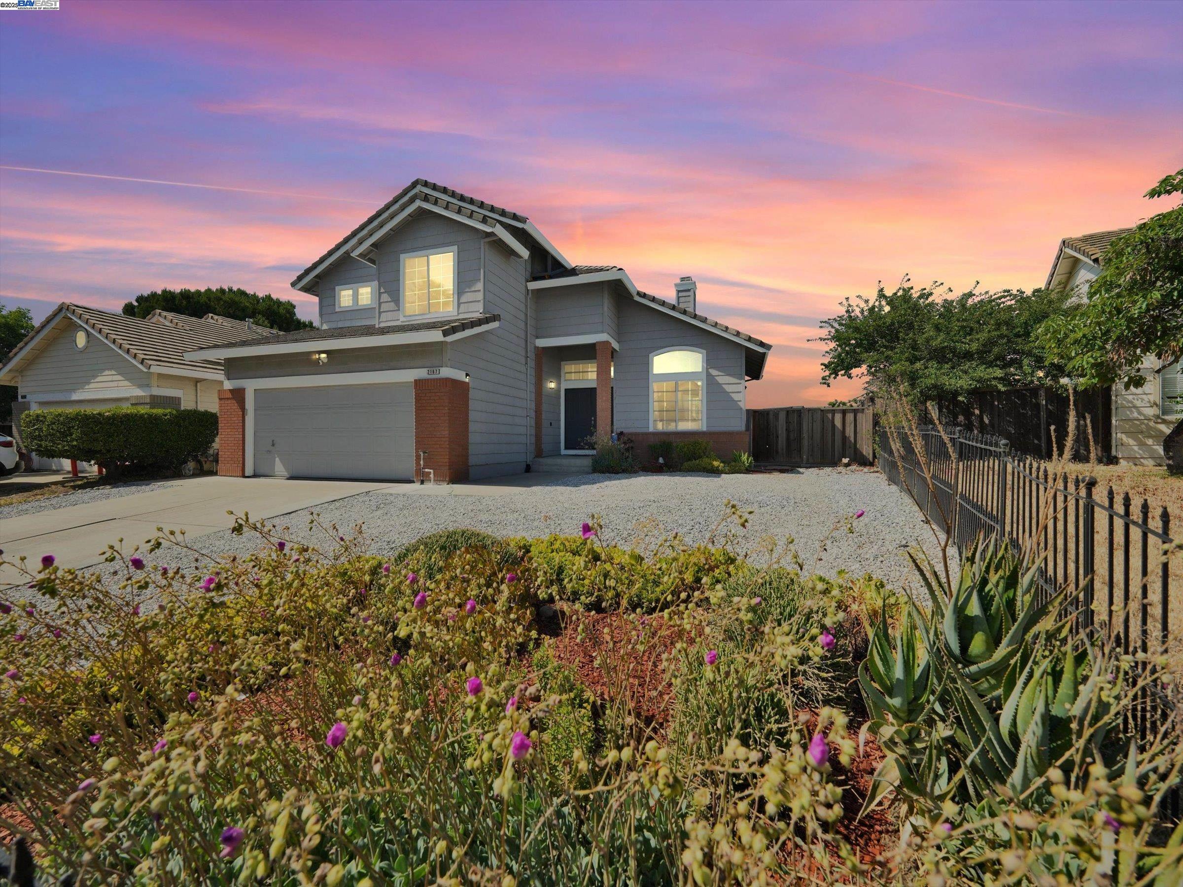 Detail Gallery Image 1 of 1 For 2167 Rain Drop Cir, Pittsburg,  CA 94565 - 3 Beds | 2/1 Baths