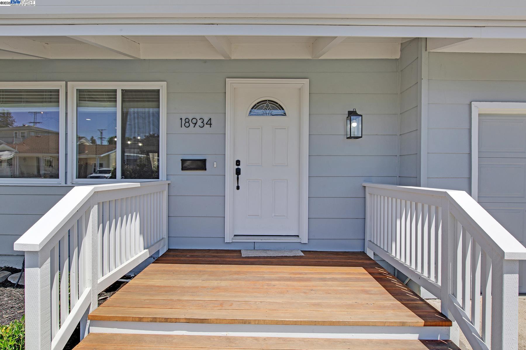 Detail Gallery Image 1 of 1 For 18934 Parsons Ave, Castro Valley,  CA 94546 - 4 Beds | 3 Baths
