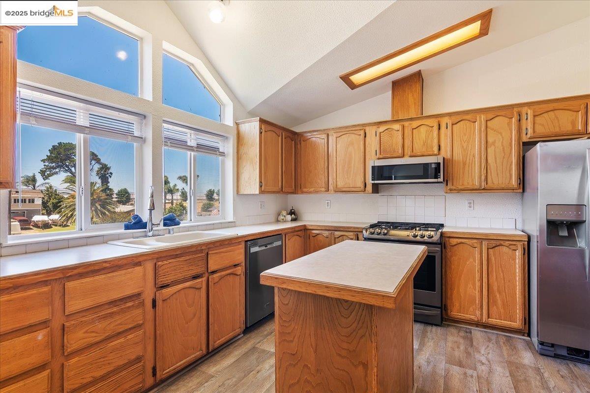 Detail Gallery Image 6 of 48 For 2325 Taylor Rd, Bethel Island,  CA 94511 - 3 Beds | 2 Baths