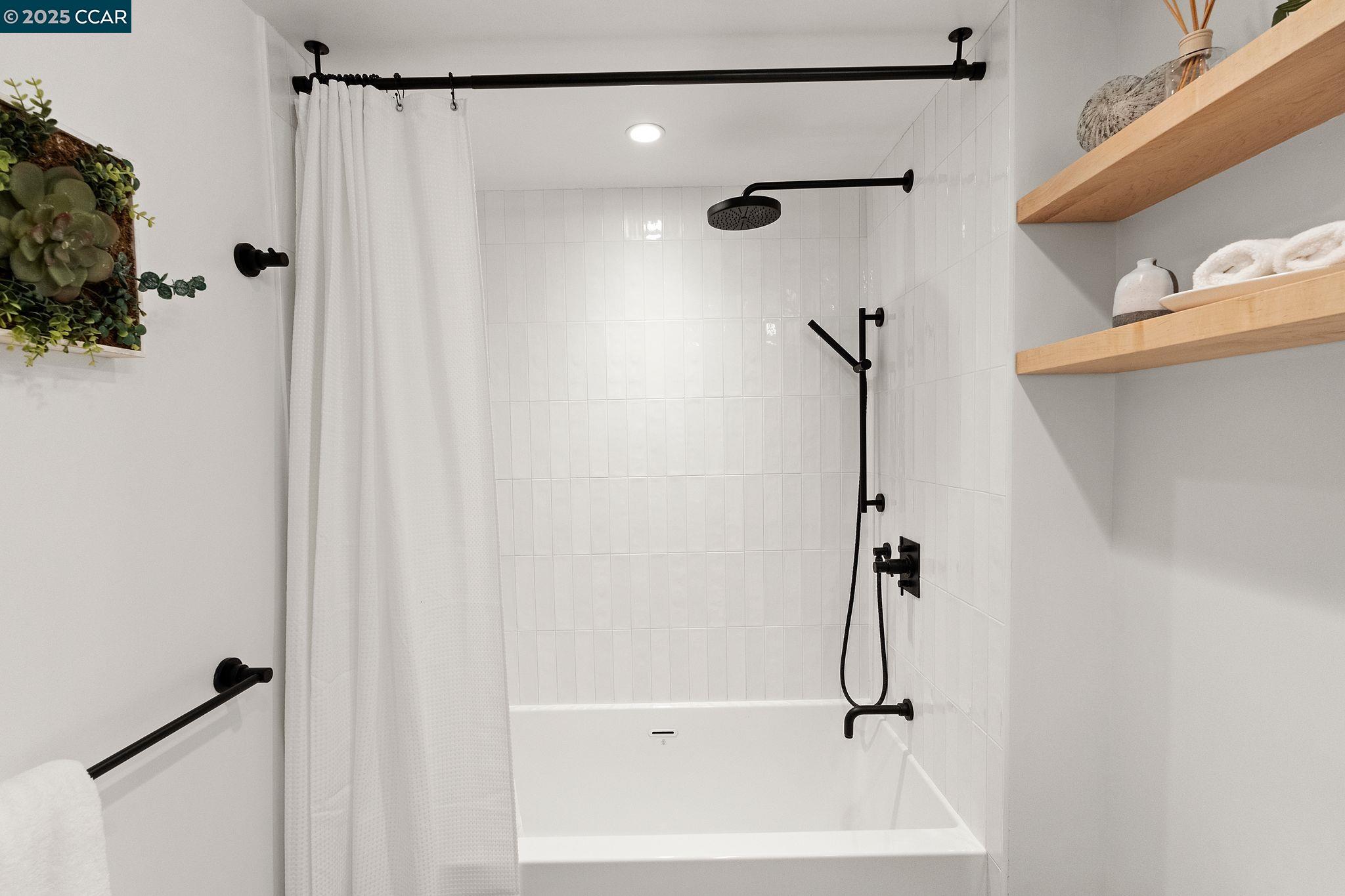 Detail Gallery Image 24 of 40 For 1200 65th St #230,  Emeryville,  CA 94608 - 2 Beds | 1 Baths