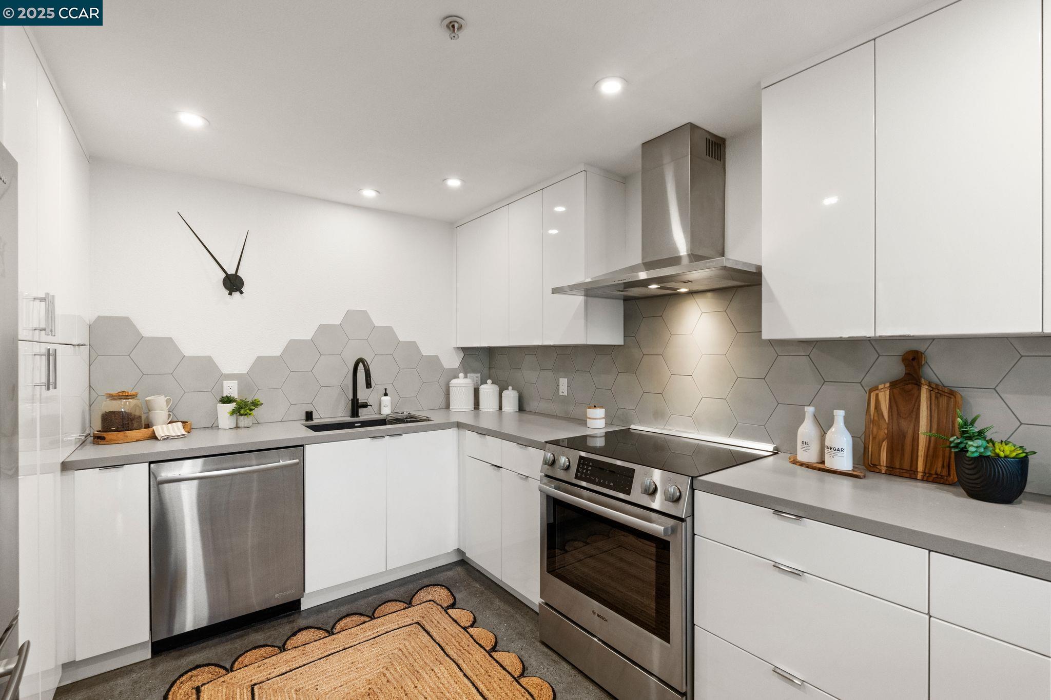 Detail Gallery Image 9 of 40 For 1200 65th St #230,  Emeryville,  CA 94608 - 2 Beds | 1 Baths