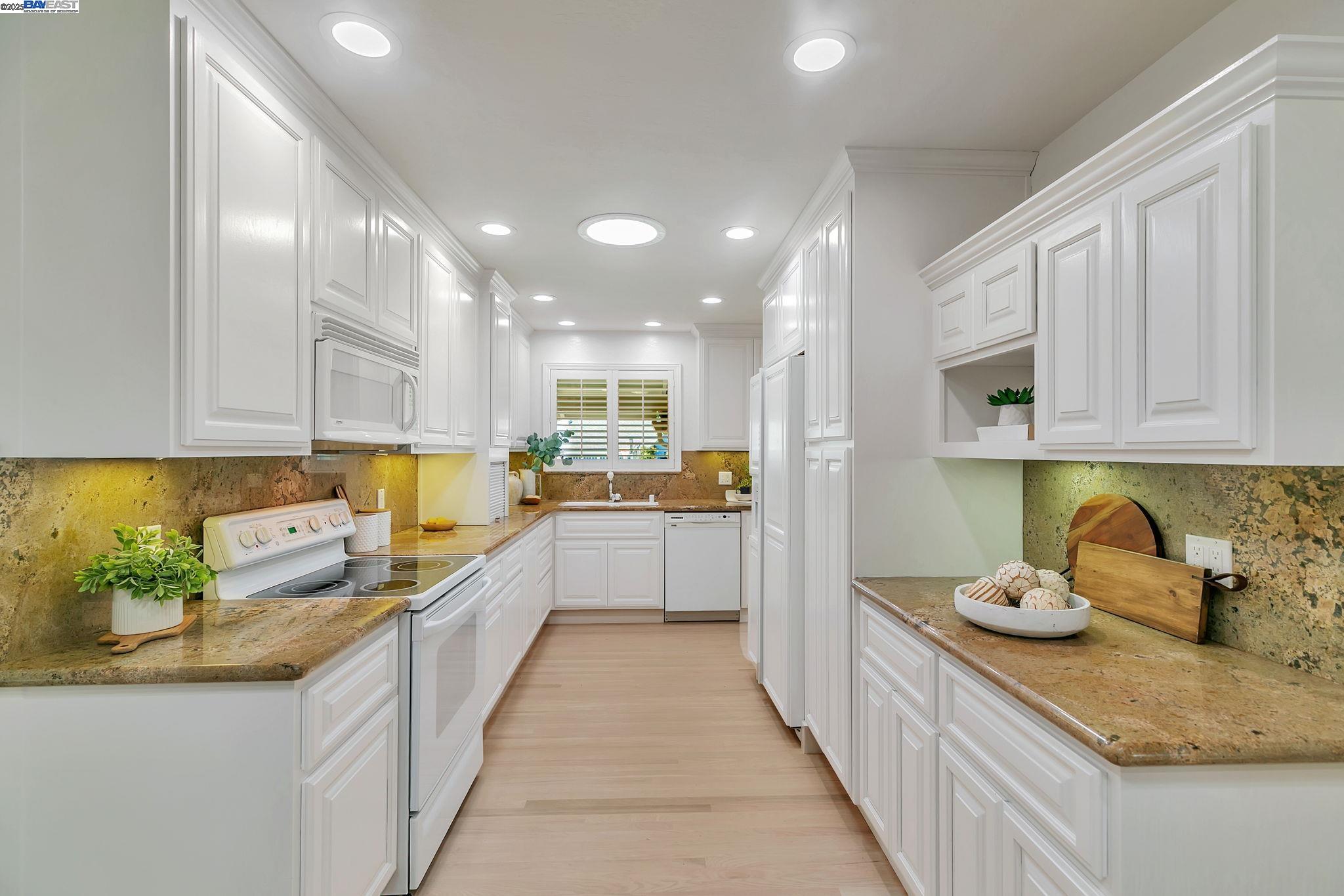 Detail Gallery Image 16 of 57 For 41519 Apricot Ln, Fremont,  CA 94539 - 3 Beds | 2 Baths
