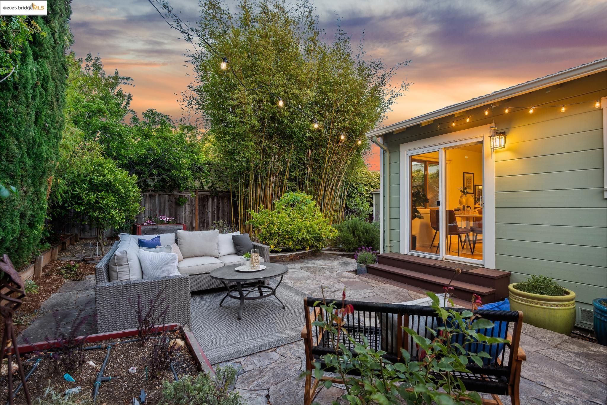 Detail Gallery Image 23 of 51 For 2335 10th St #C,  Berkeley,  CA 94710 - 2 Beds | 1 Baths