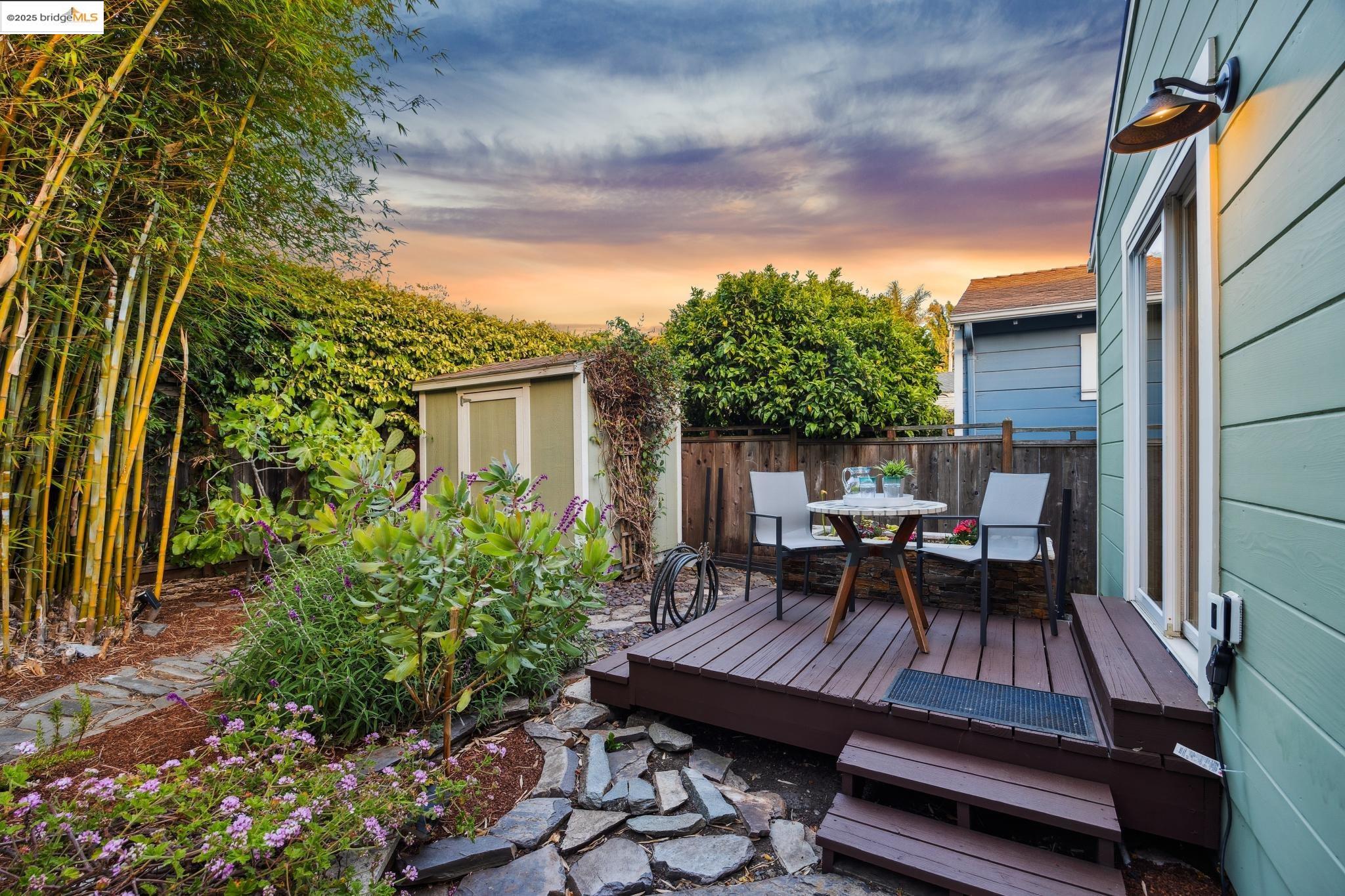 Detail Gallery Image 25 of 51 For 2335 10th St #C,  Berkeley,  CA 94710 - 2 Beds | 1 Baths