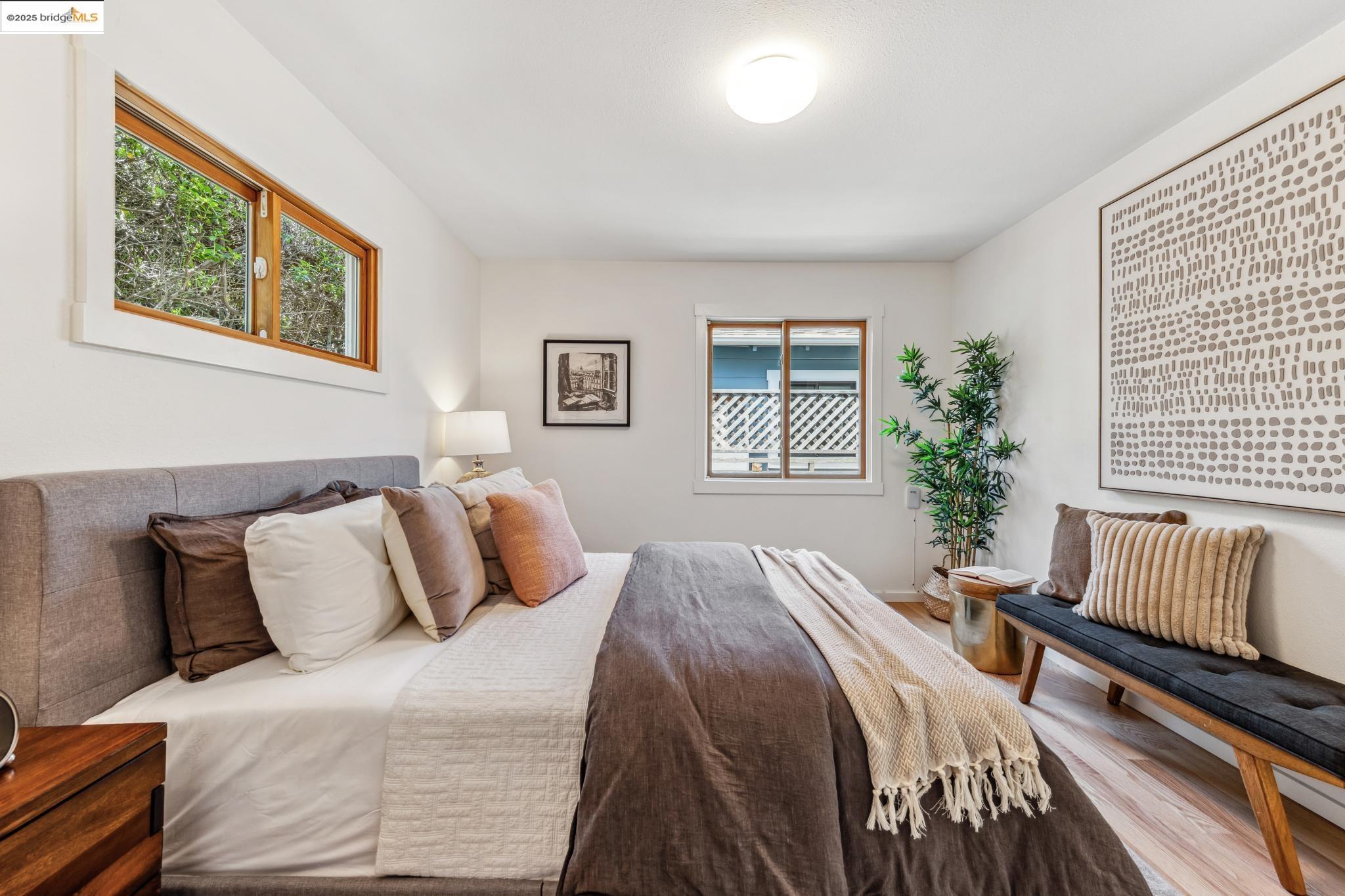 Detail Gallery Image 35 of 51 For 2335 10th St #C,  Berkeley,  CA 94710 - 2 Beds | 1 Baths