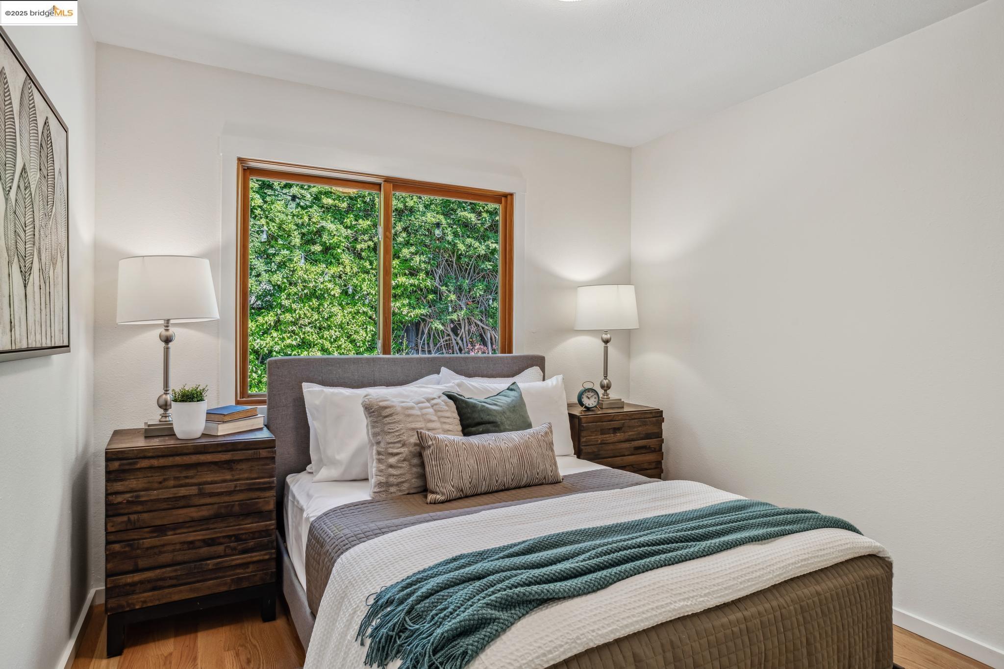Detail Gallery Image 38 of 51 For 2335 10th St #C,  Berkeley,  CA 94710 - 2 Beds | 1 Baths