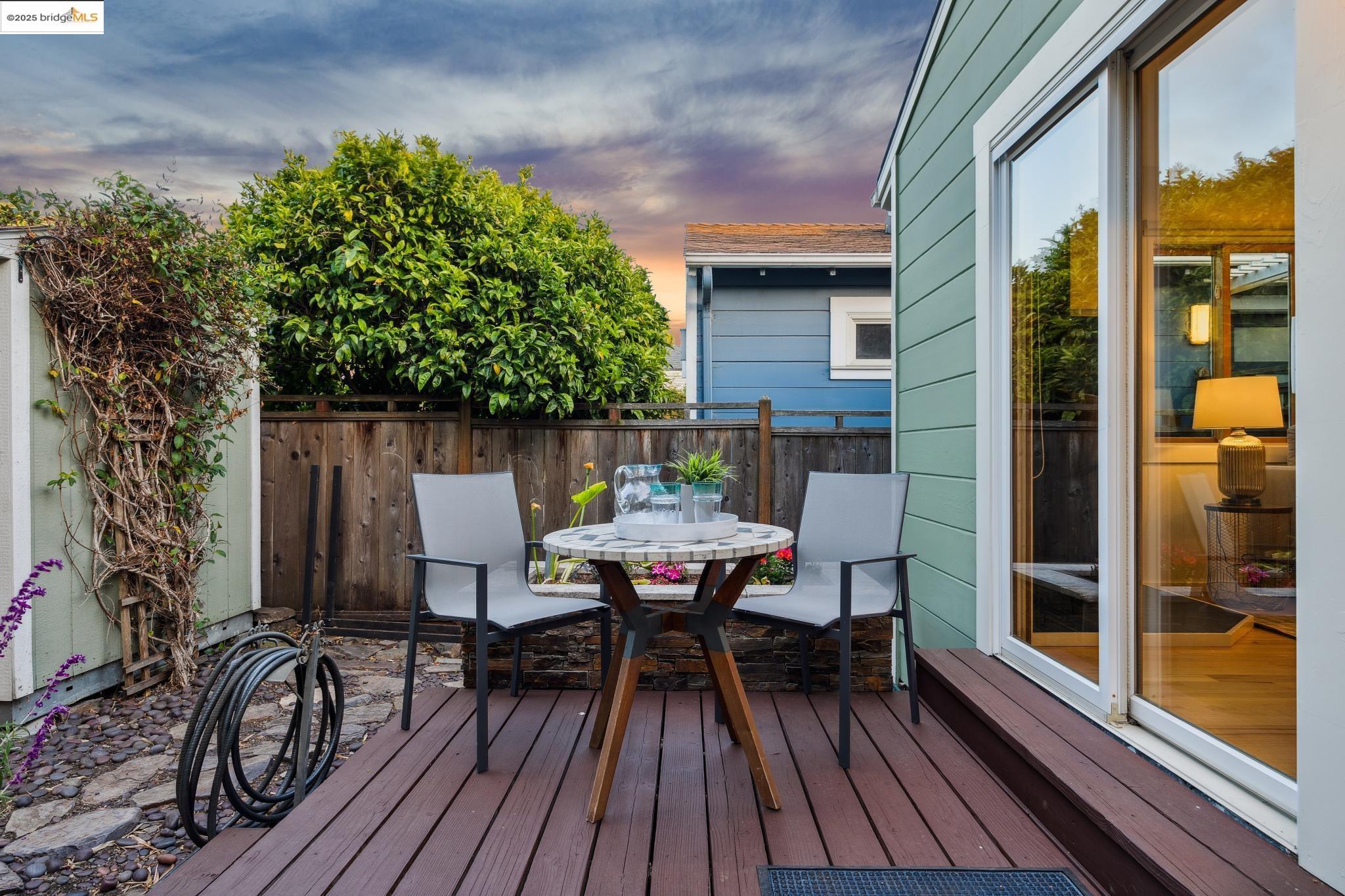 Detail Gallery Image 51 of 51 For 2335 10th St #C,  Berkeley,  CA 94710 - 2 Beds | 1 Baths