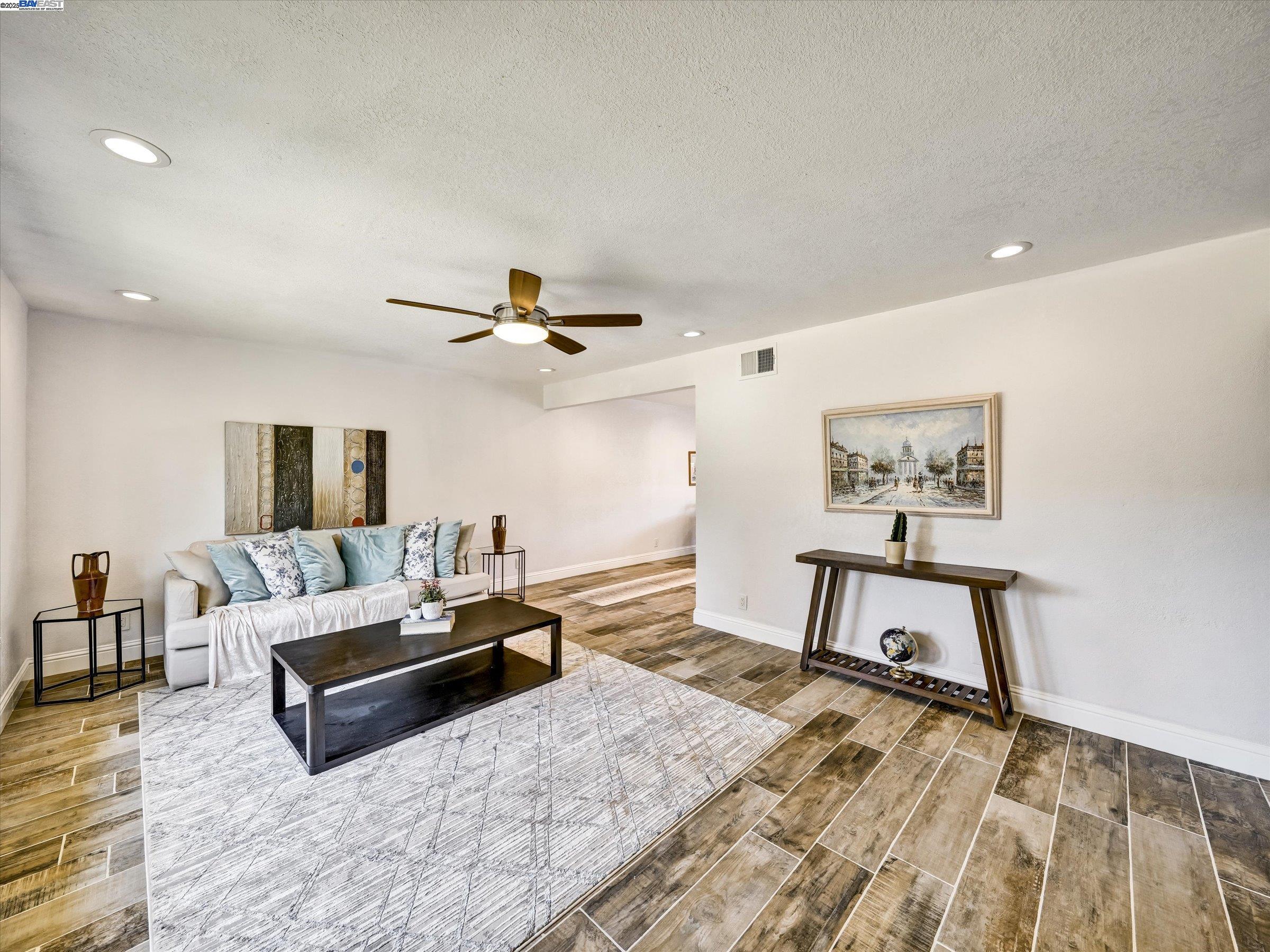 Detail Gallery Image 2 of 40 For 34539 Nantucket Cmn, Fremont,  CA 94555-3134 - 4 Beds | 2/1 Baths