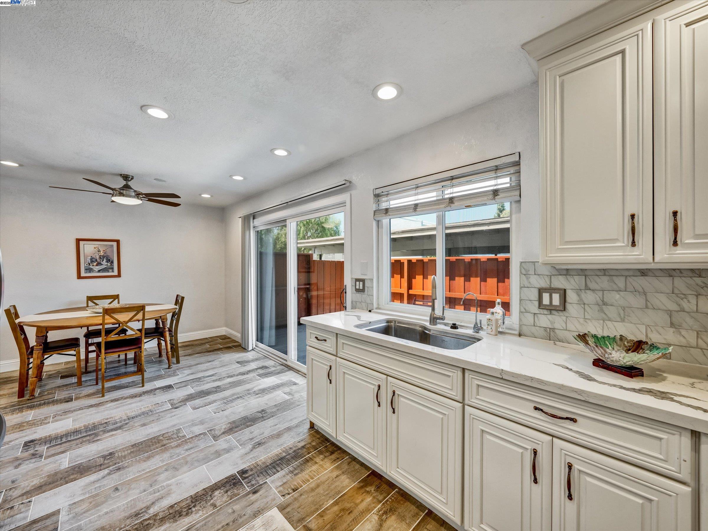 Detail Gallery Image 13 of 40 For 34539 Nantucket Cmn, Fremont,  CA 94555-3134 - 4 Beds | 2/1 Baths