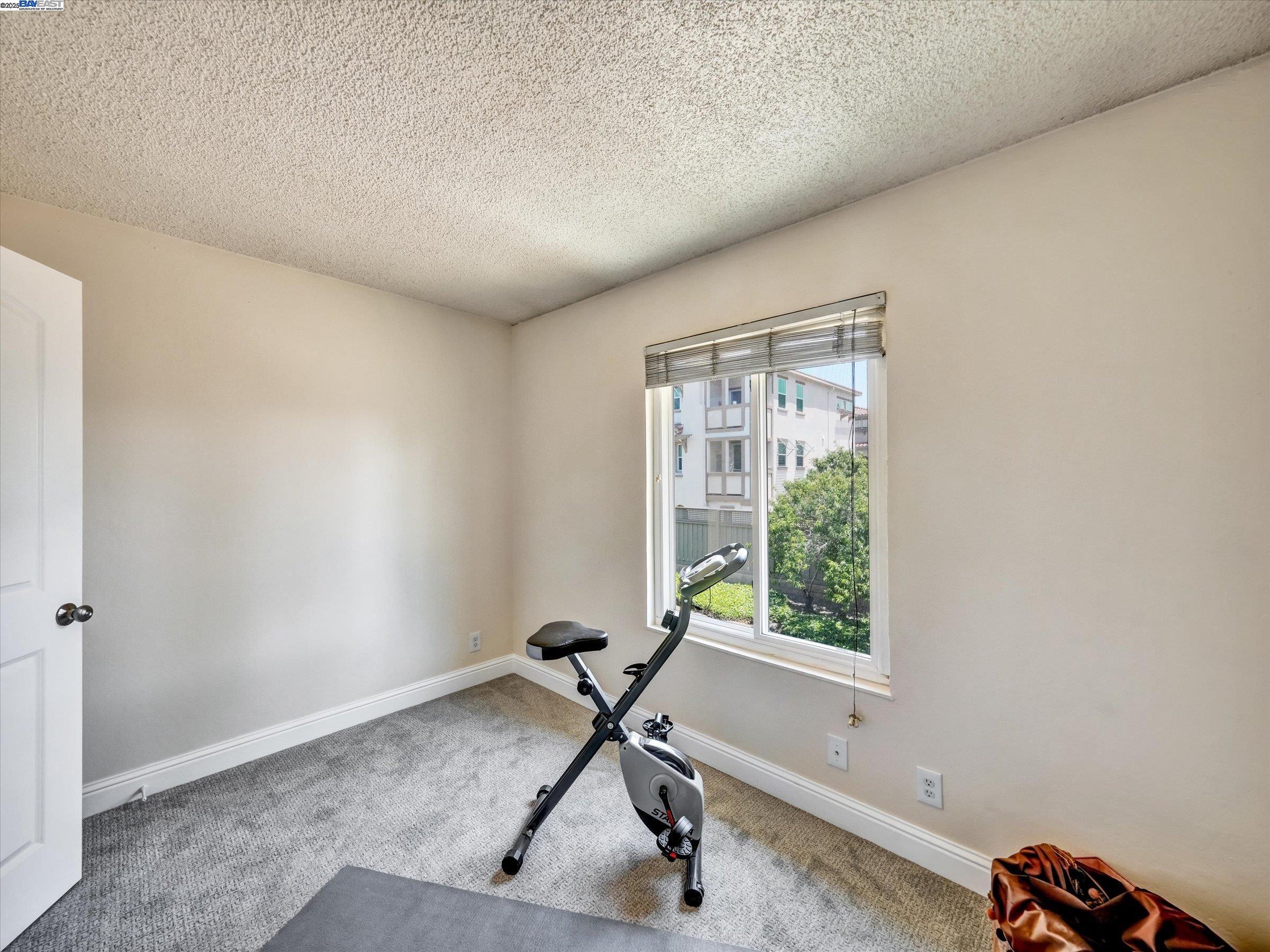 Detail Gallery Image 14 of 40 For 34539 Nantucket Cmn, Fremont,  CA 94555-3134 - 4 Beds | 2/1 Baths