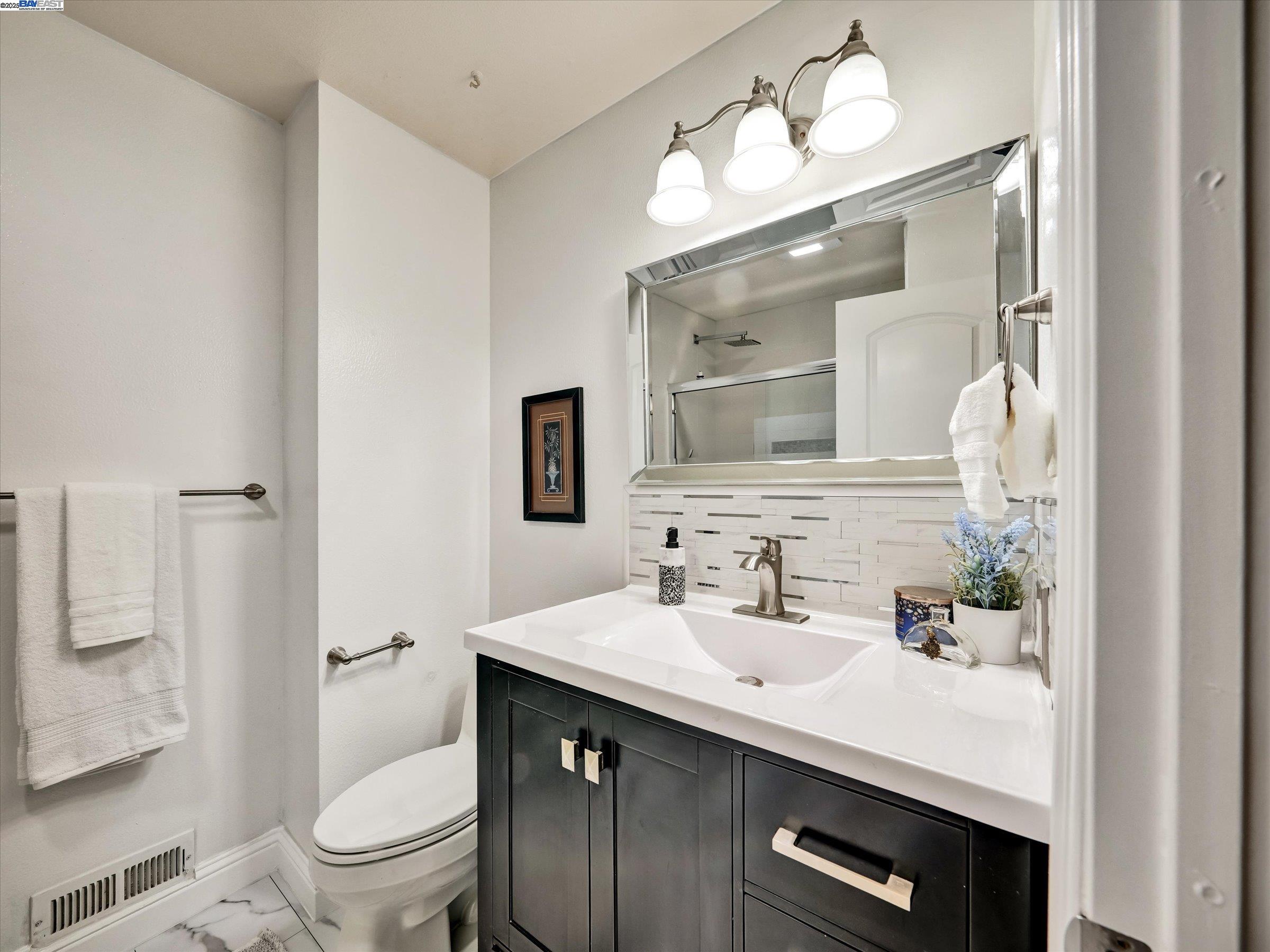 Detail Gallery Image 20 of 40 For 34539 Nantucket Cmn, Fremont,  CA 94555-3134 - 4 Beds | 2/1 Baths