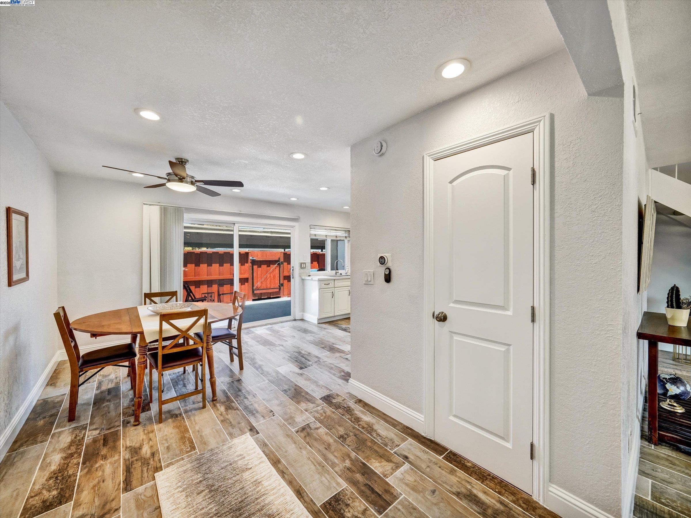 Detail Gallery Image 9 of 40 For 34539 Nantucket Cmn, Fremont,  CA 94555-3134 - 4 Beds | 2/1 Baths