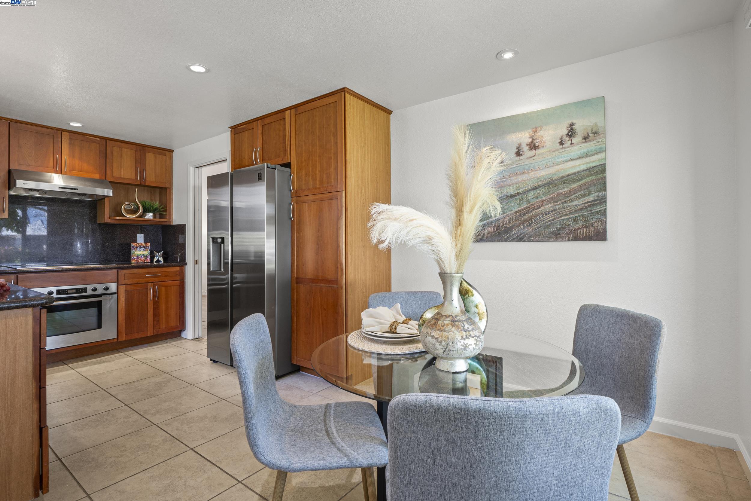 Detail Gallery Image 15 of 33 For 139 Justin Cir, Alameda,  CA 94502 - 3 Beds | 2 Baths