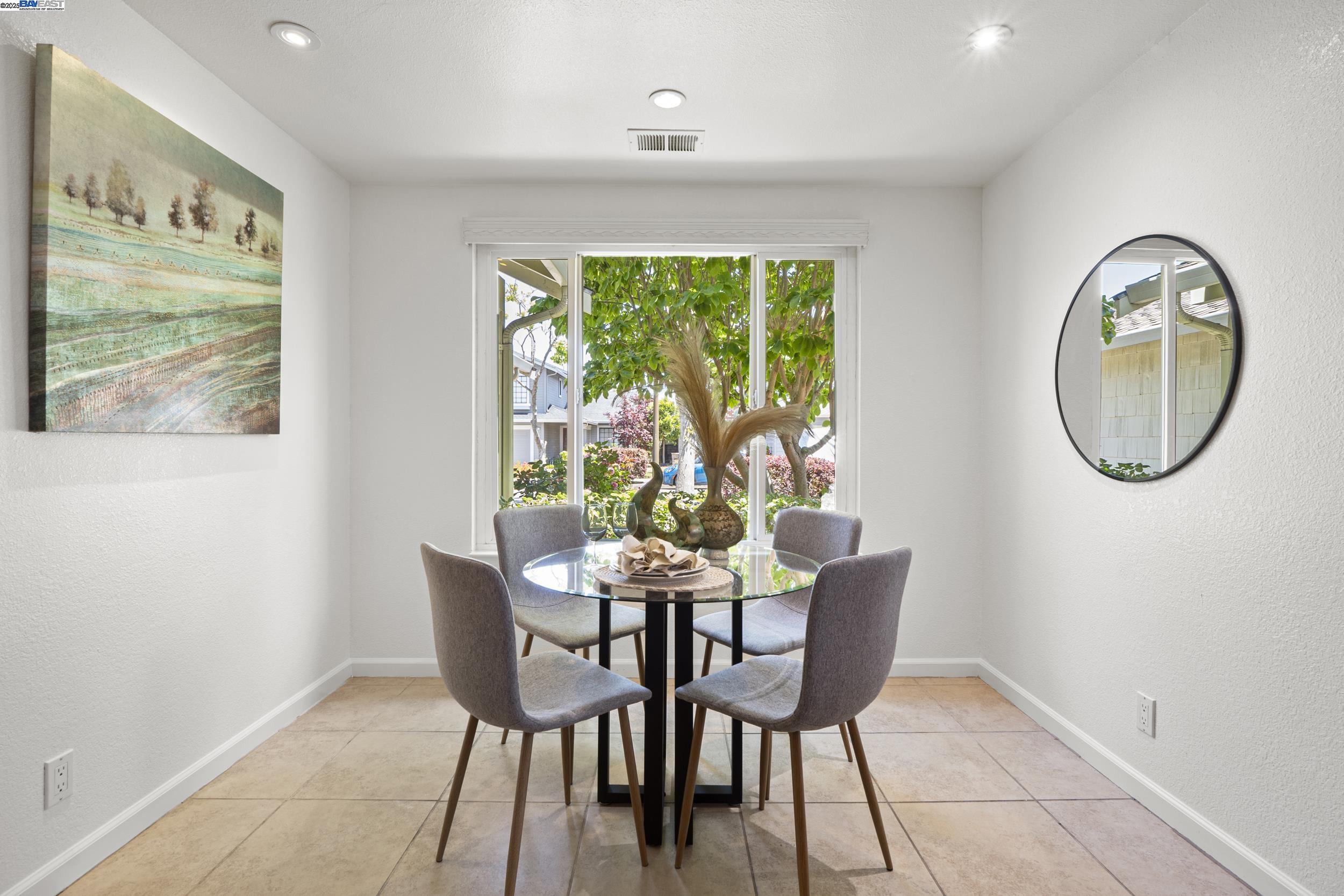 Detail Gallery Image 16 of 33 For 139 Justin Cir, Alameda,  CA 94502 - 3 Beds | 2 Baths