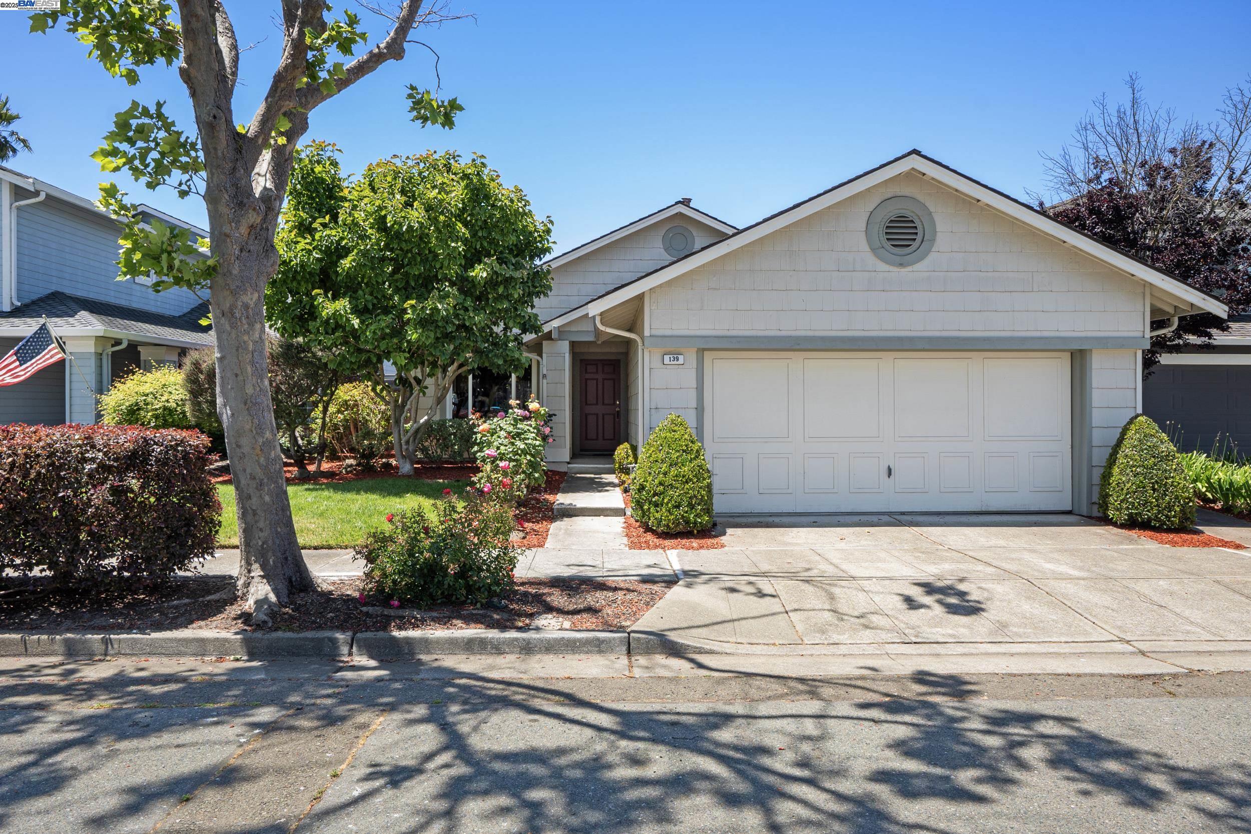 Detail Gallery Image 3 of 33 For 139 Justin Cir, Alameda,  CA 94502 - 3 Beds | 2 Baths
