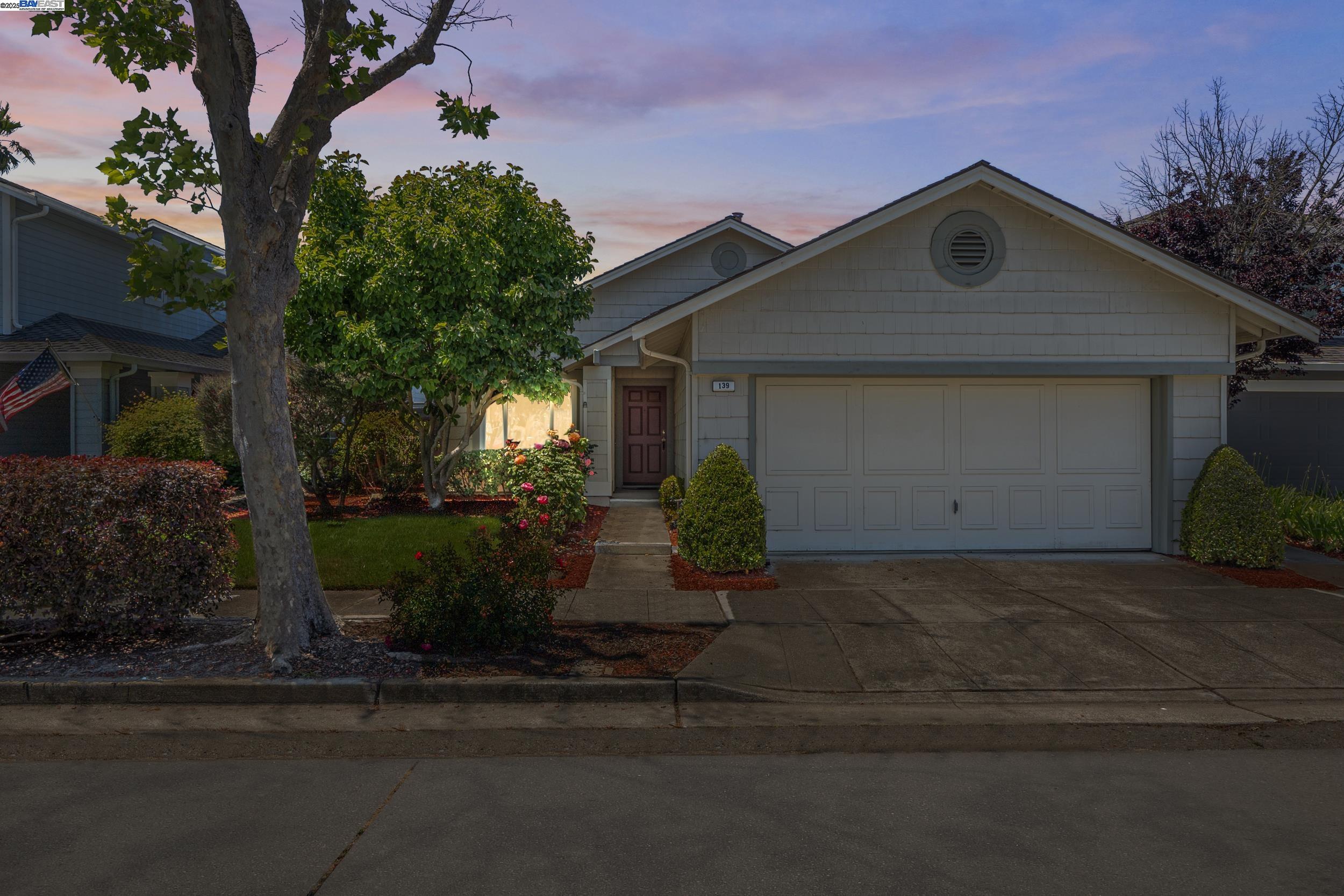 Detail Gallery Image 4 of 33 For 139 Justin Cir, Alameda,  CA 94502 - 3 Beds | 2 Baths