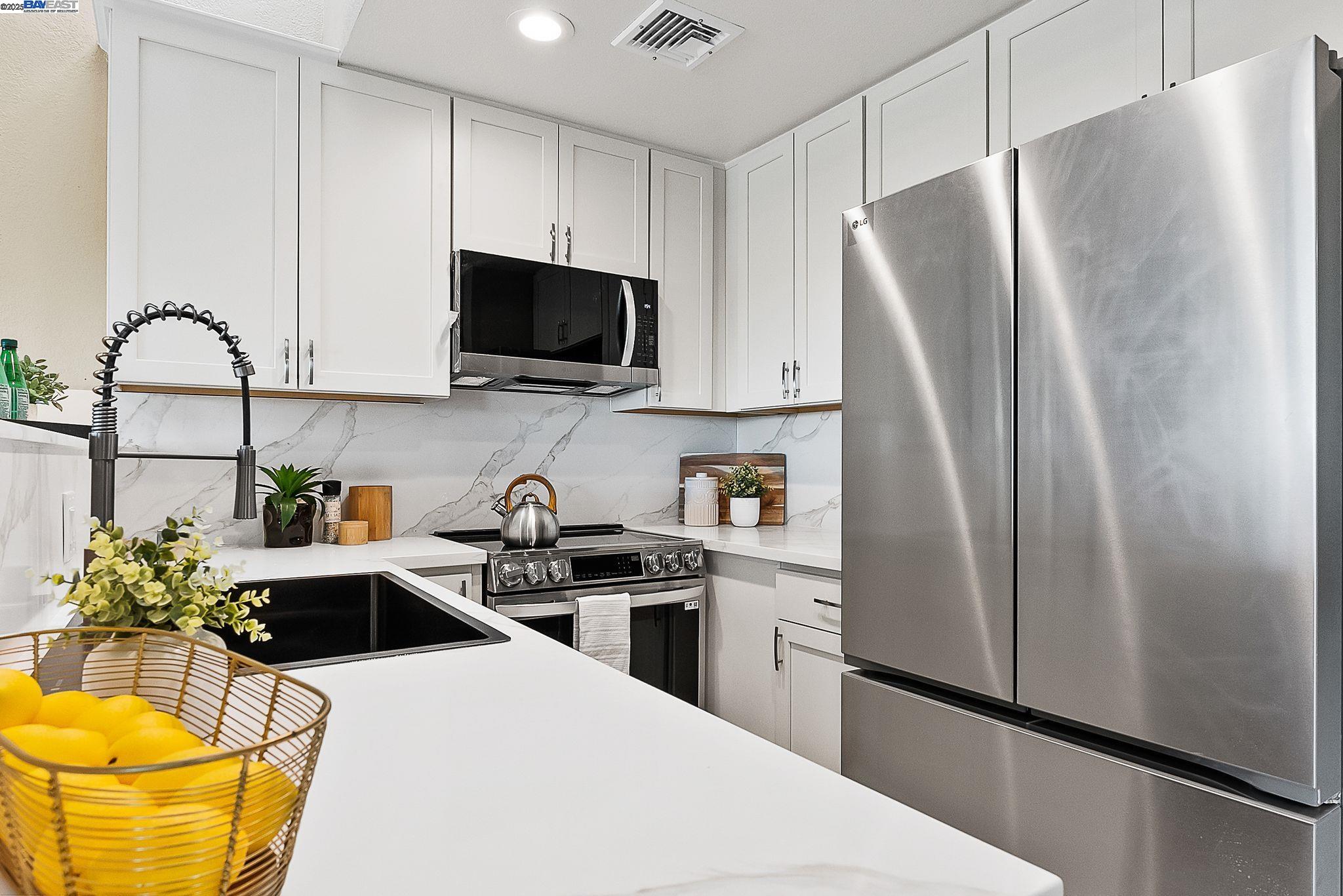Detail Gallery Image 12 of 37 For 226 Kathy Ellen Dr, Vallejo,  CA 94591 - 2 Beds | 2 Baths